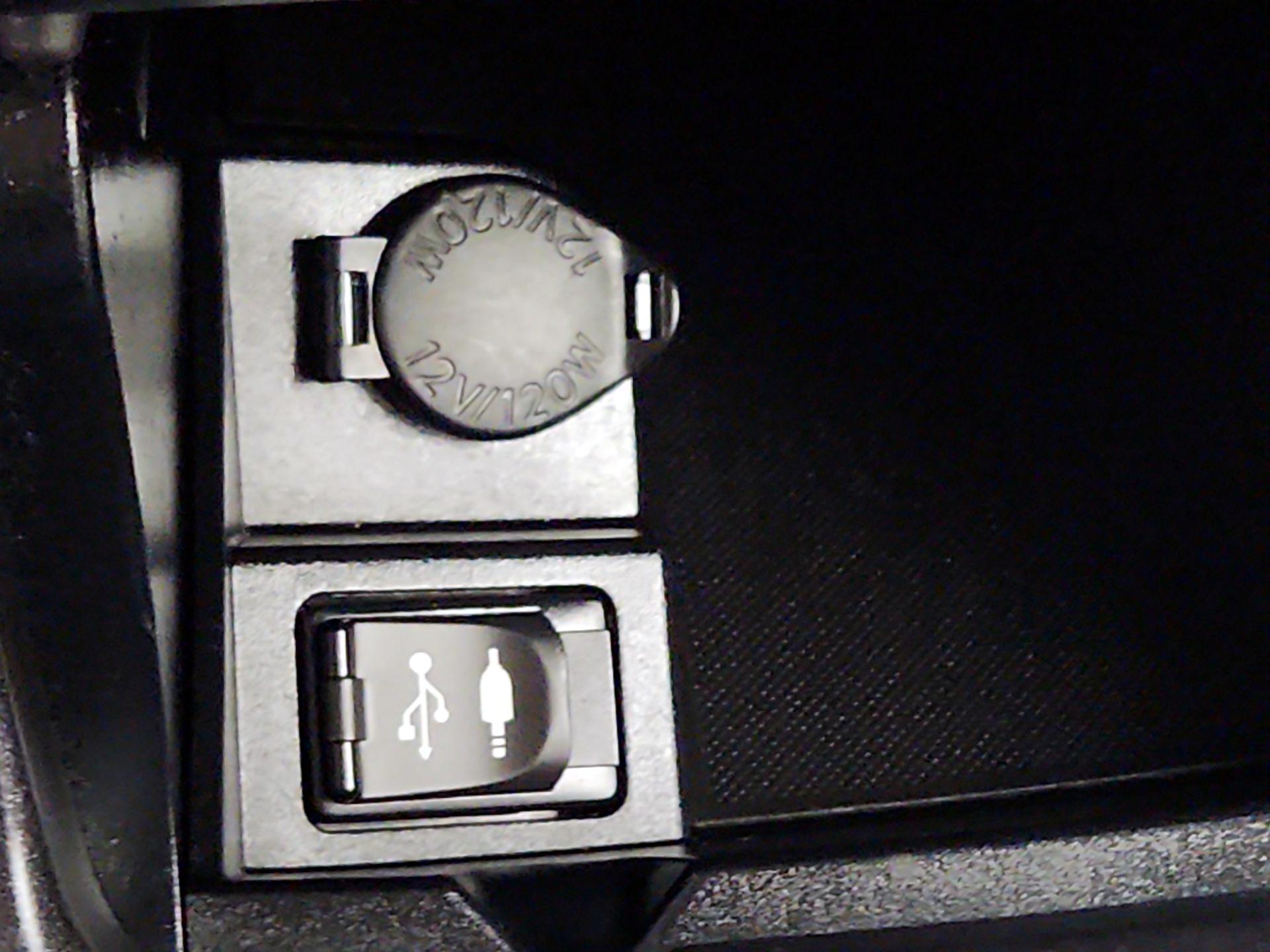 Thumbnail: 2015 Toyota Camry - 19