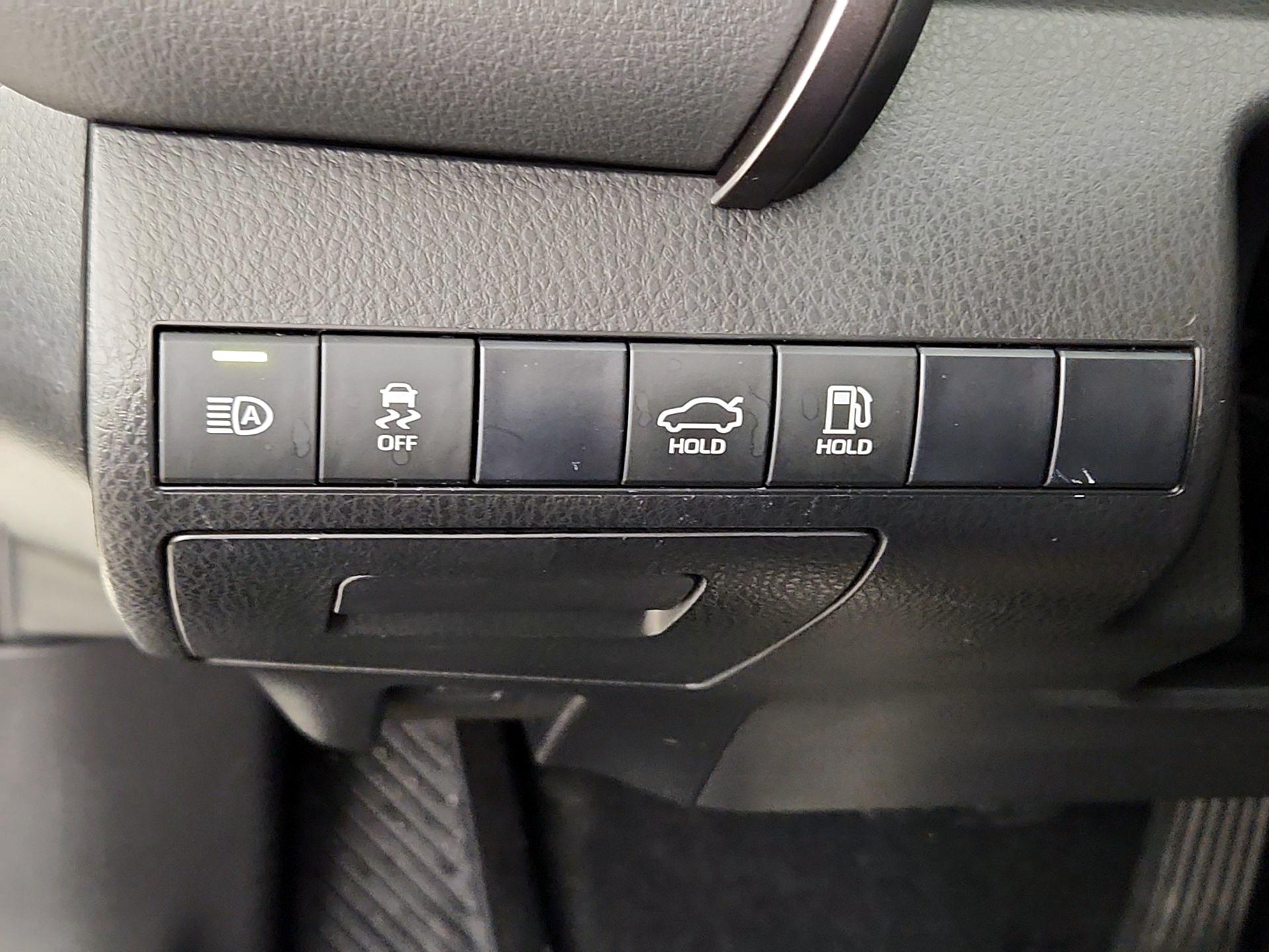 Thumbnail: 2019 Toyota Camry - 13