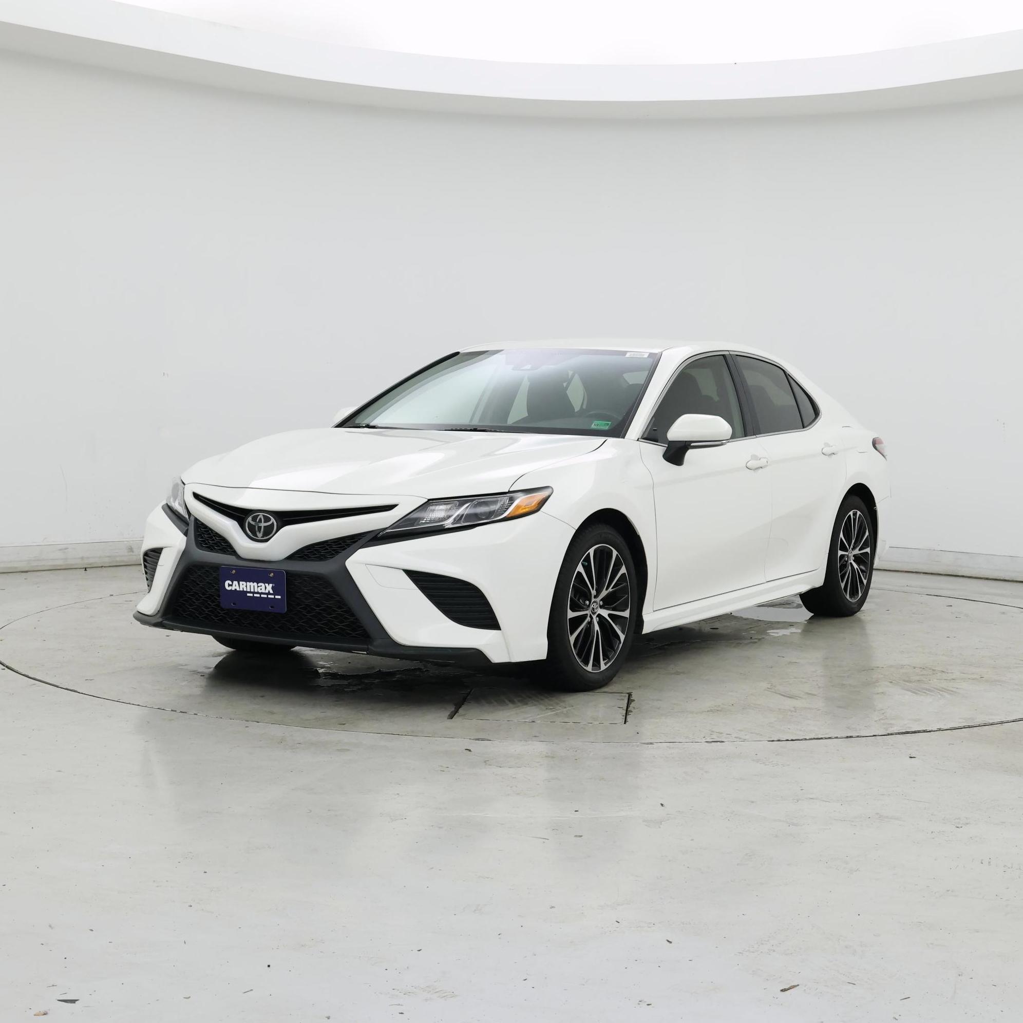 Thumbnail: 2019 Toyota Camry - 4