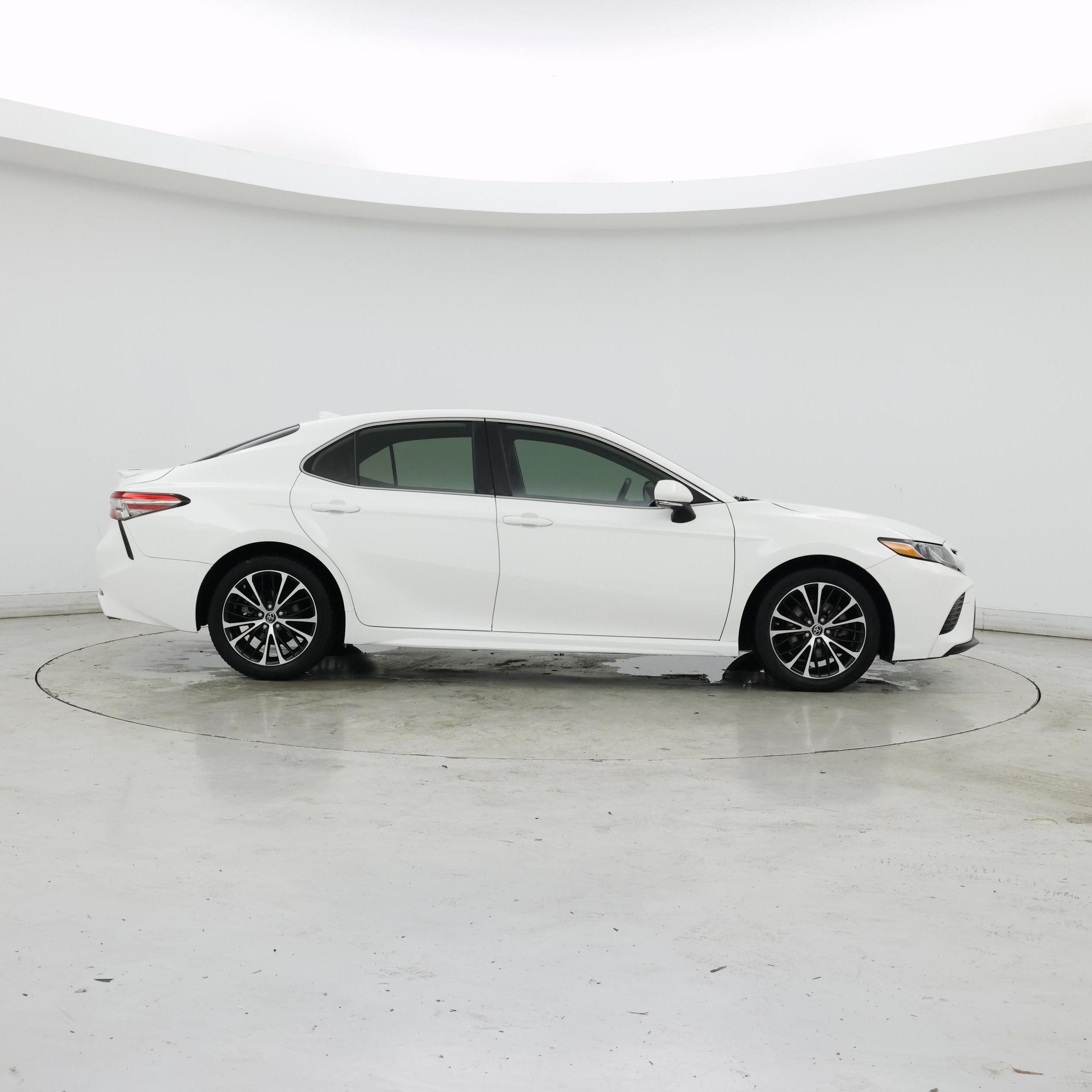 Thumbnail: 2019 Toyota Camry - 7