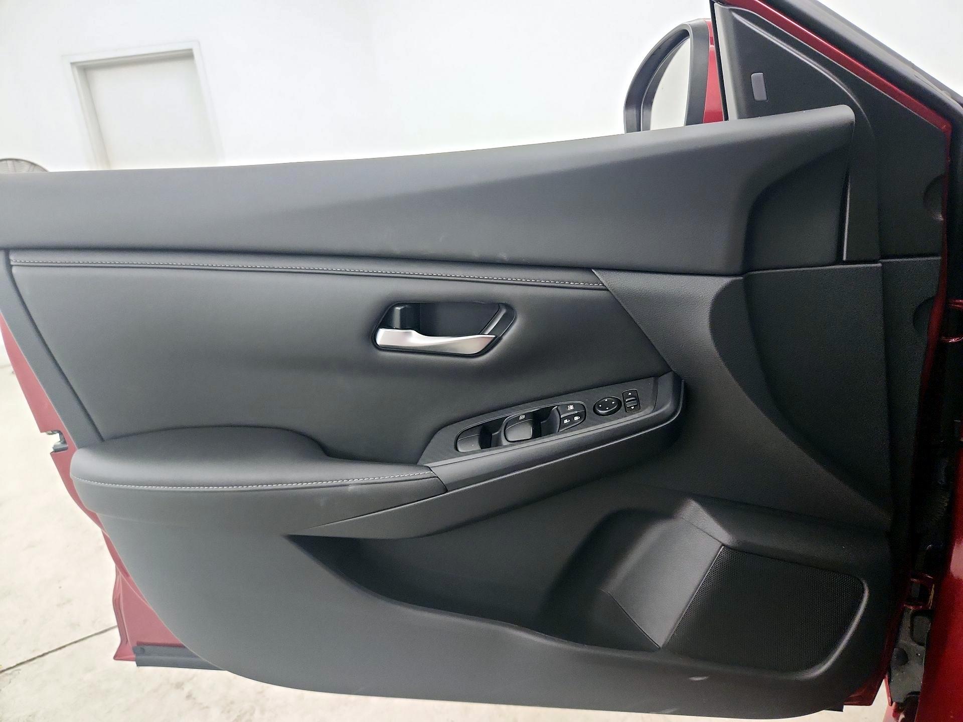 Thumbnail: 2023 Nissan Sentra - 12