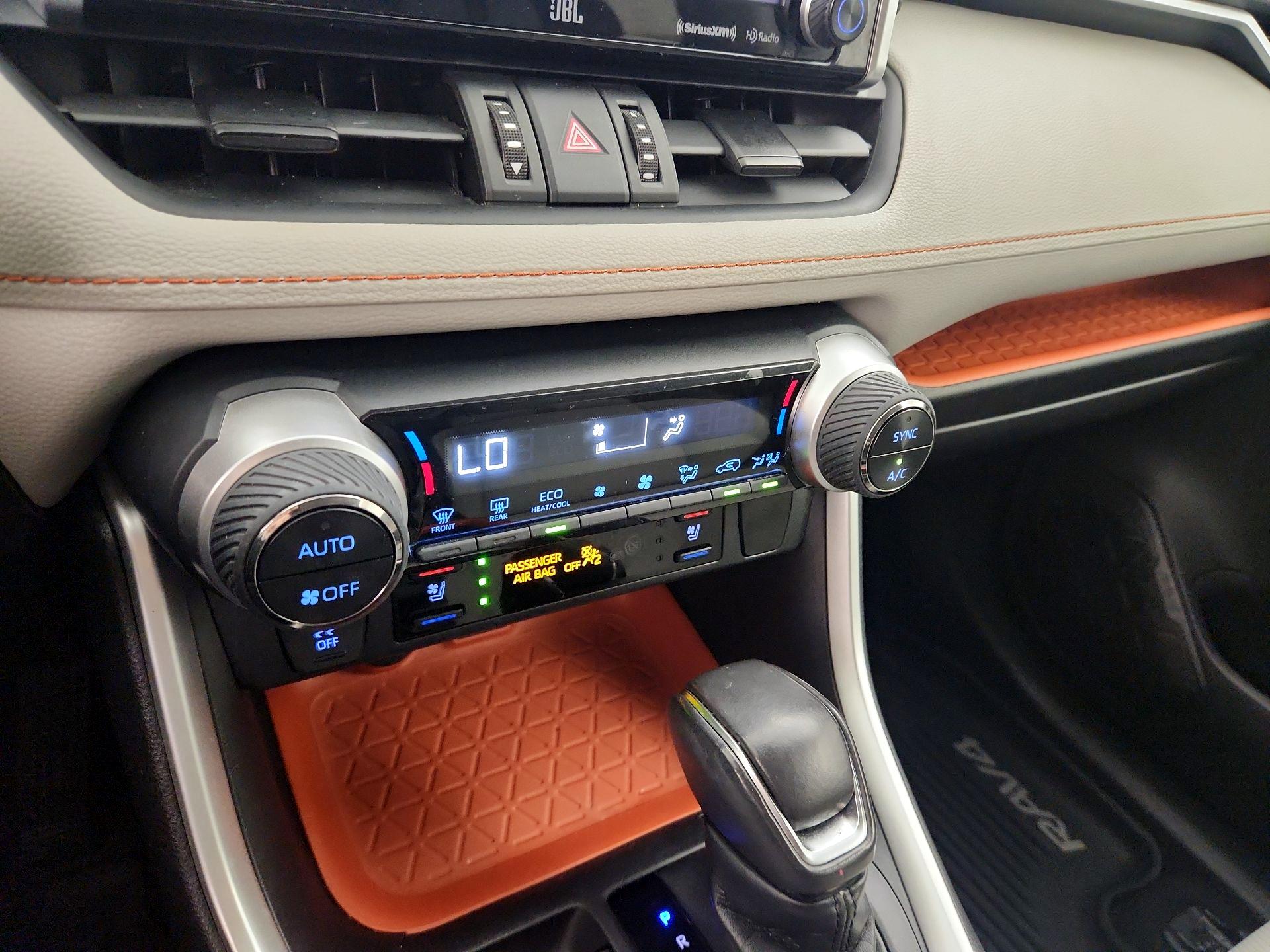 Thumbnail: 2019 Toyota RAV4 - 17