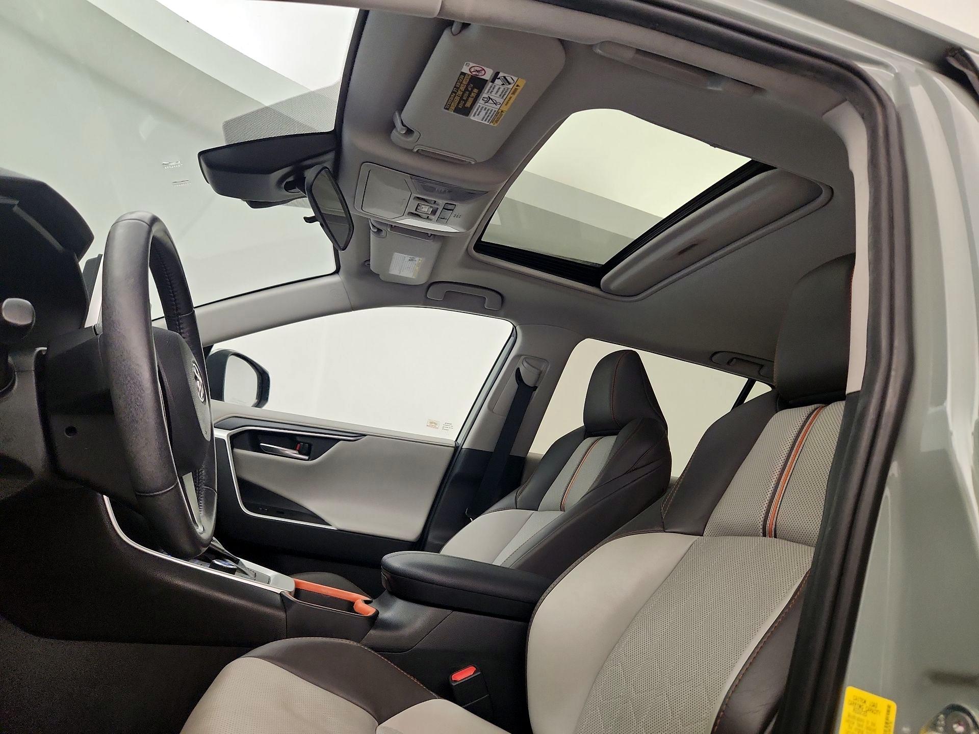 Thumbnail: 2019 Toyota RAV4 - 20