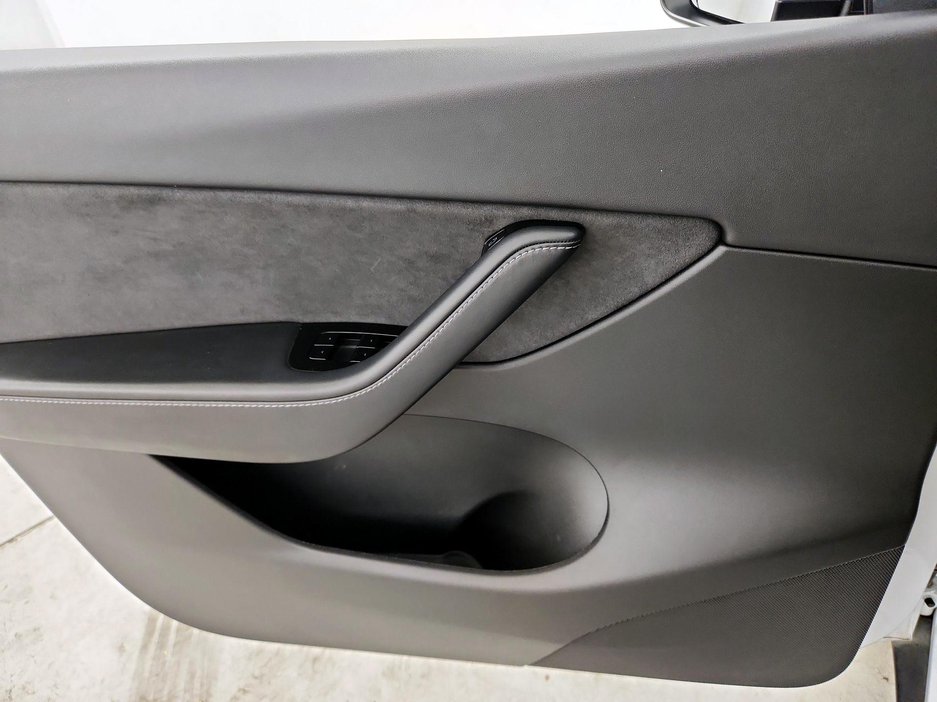 Thumbnail: 2021 Tesla Model Y - 12