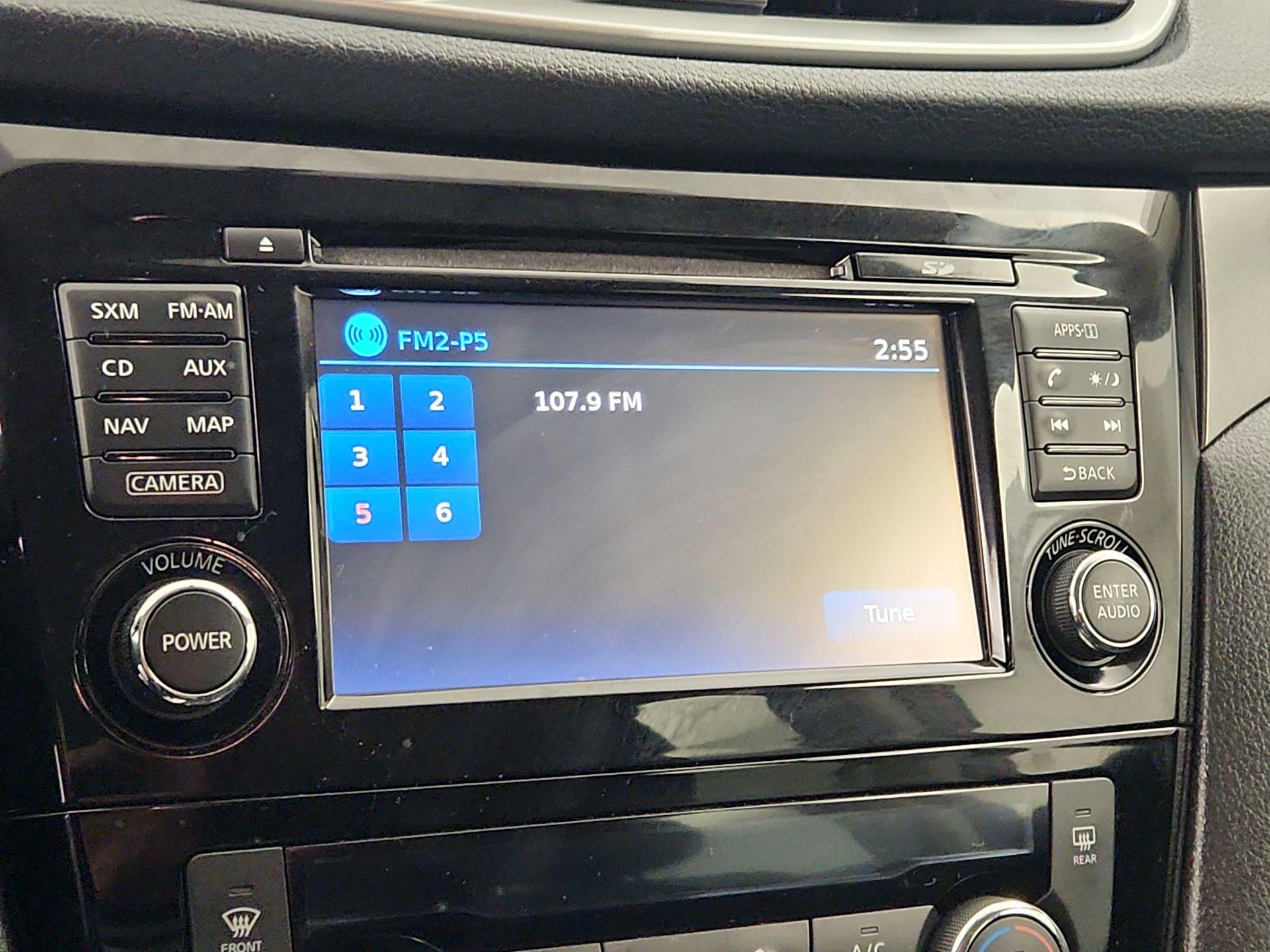 Thumbnail: 2015 Nissan Rogue - 16