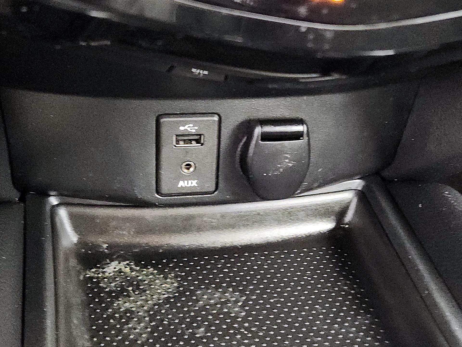 Thumbnail: 2015 Nissan Rogue - 19