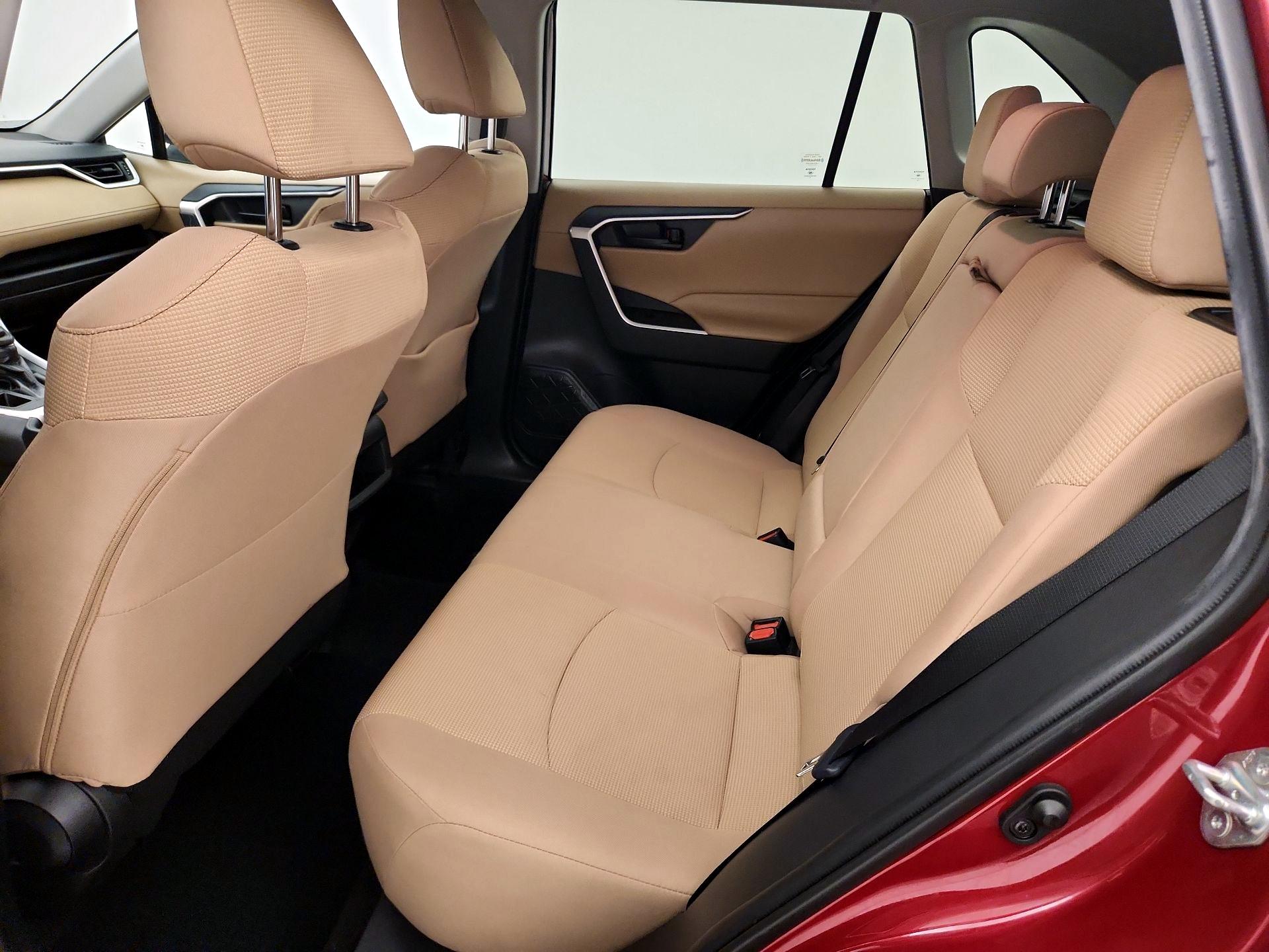 Thumbnail: 2020 Toyota RAV4 - 19