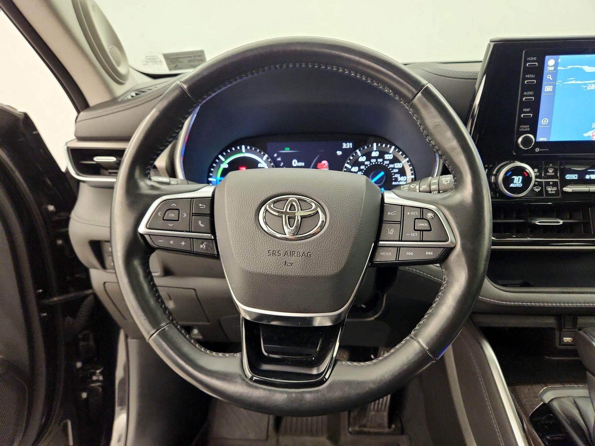 Thumbnail: 2021 Toyota Highlander - 10