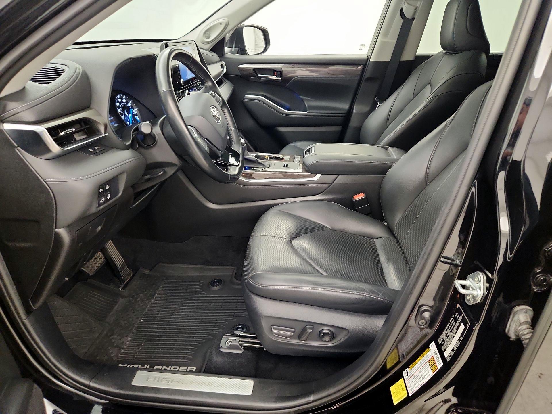 Thumbnail: 2021 Toyota Highlander - 11