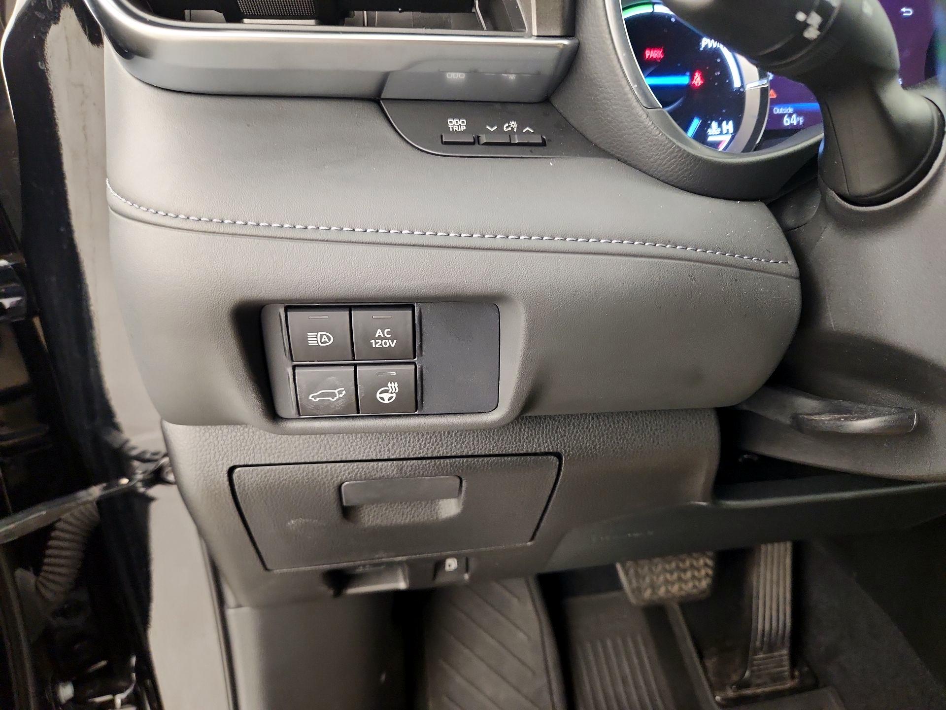 Thumbnail: 2021 Toyota Highlander - 13
