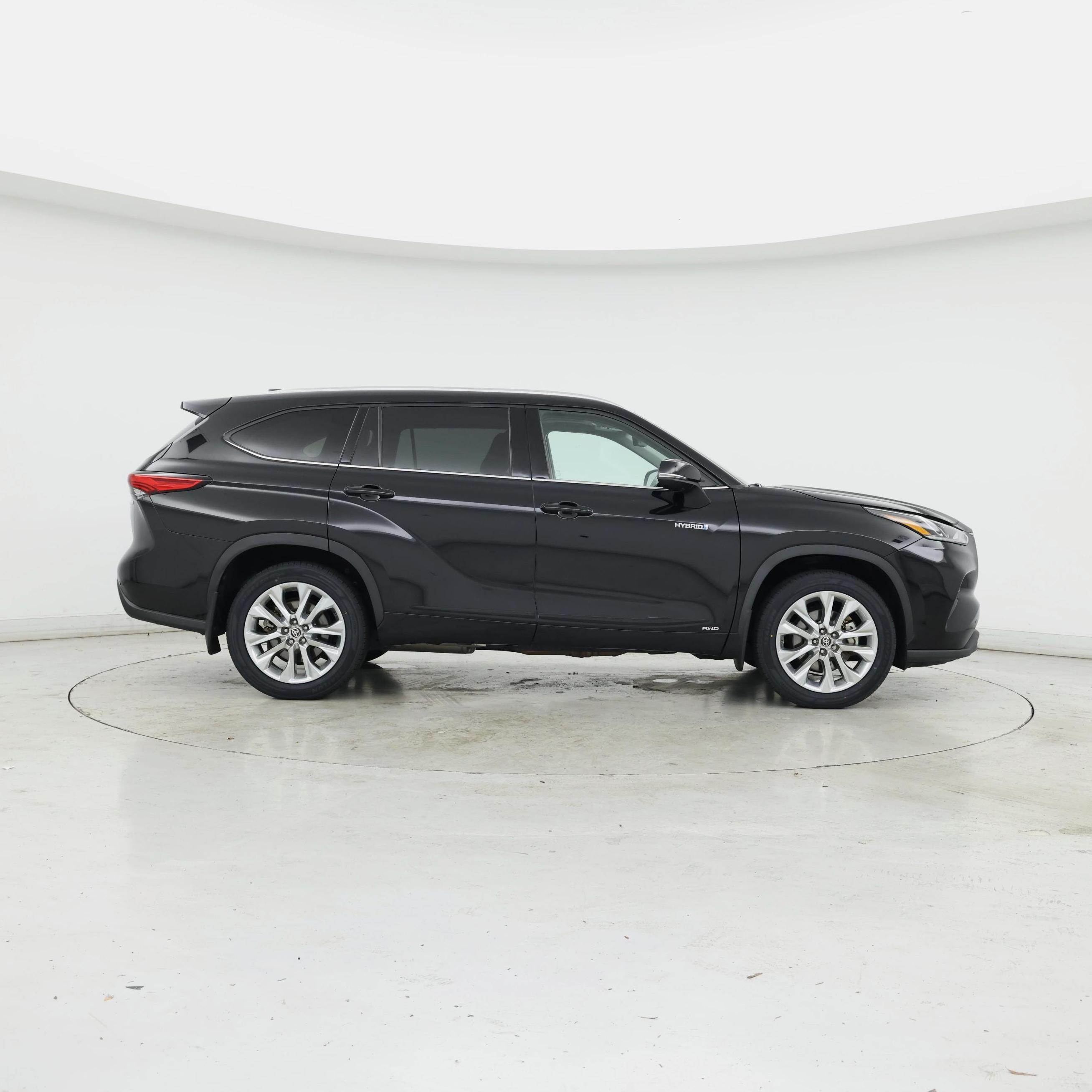 Thumbnail: 2021 Toyota Highlander - 7