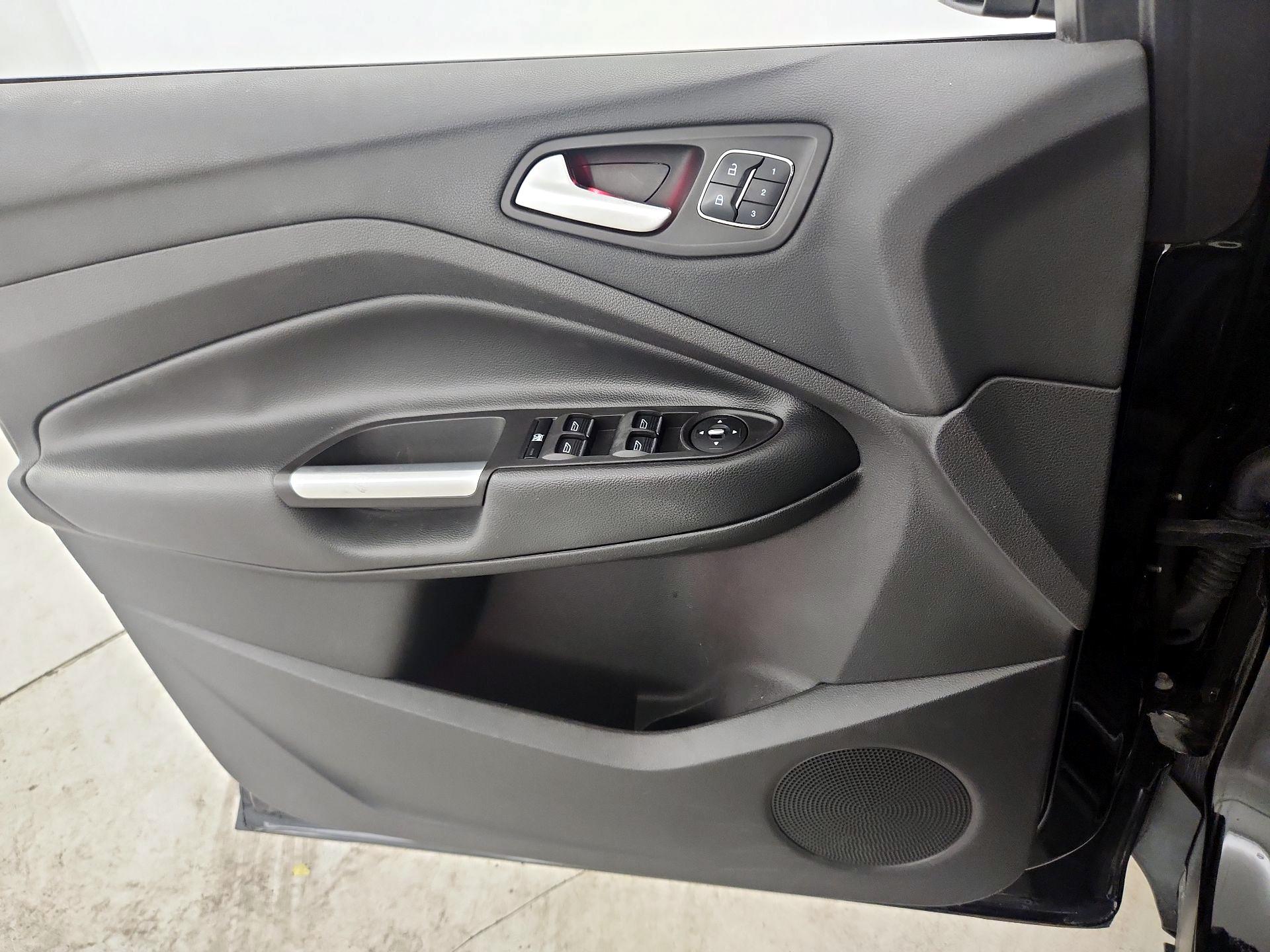 Thumbnail: 2016 Ford Escape - 12