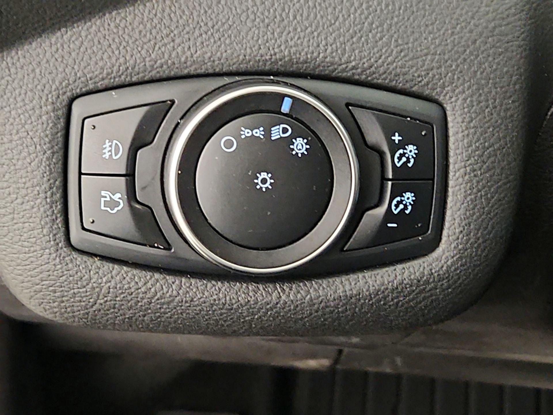 Thumbnail: 2016 Ford Escape - 13