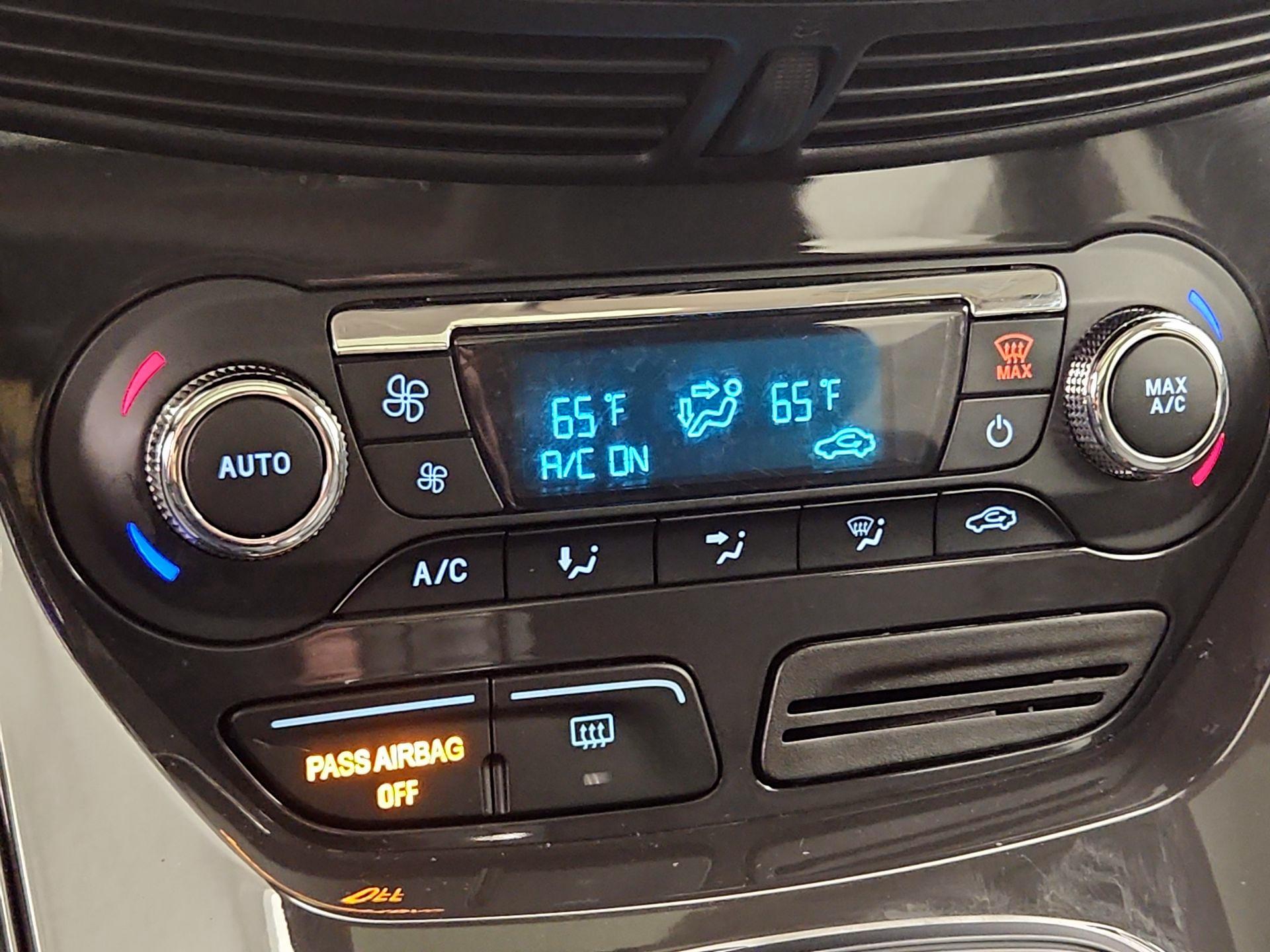 Thumbnail: 2016 Ford Escape - 17