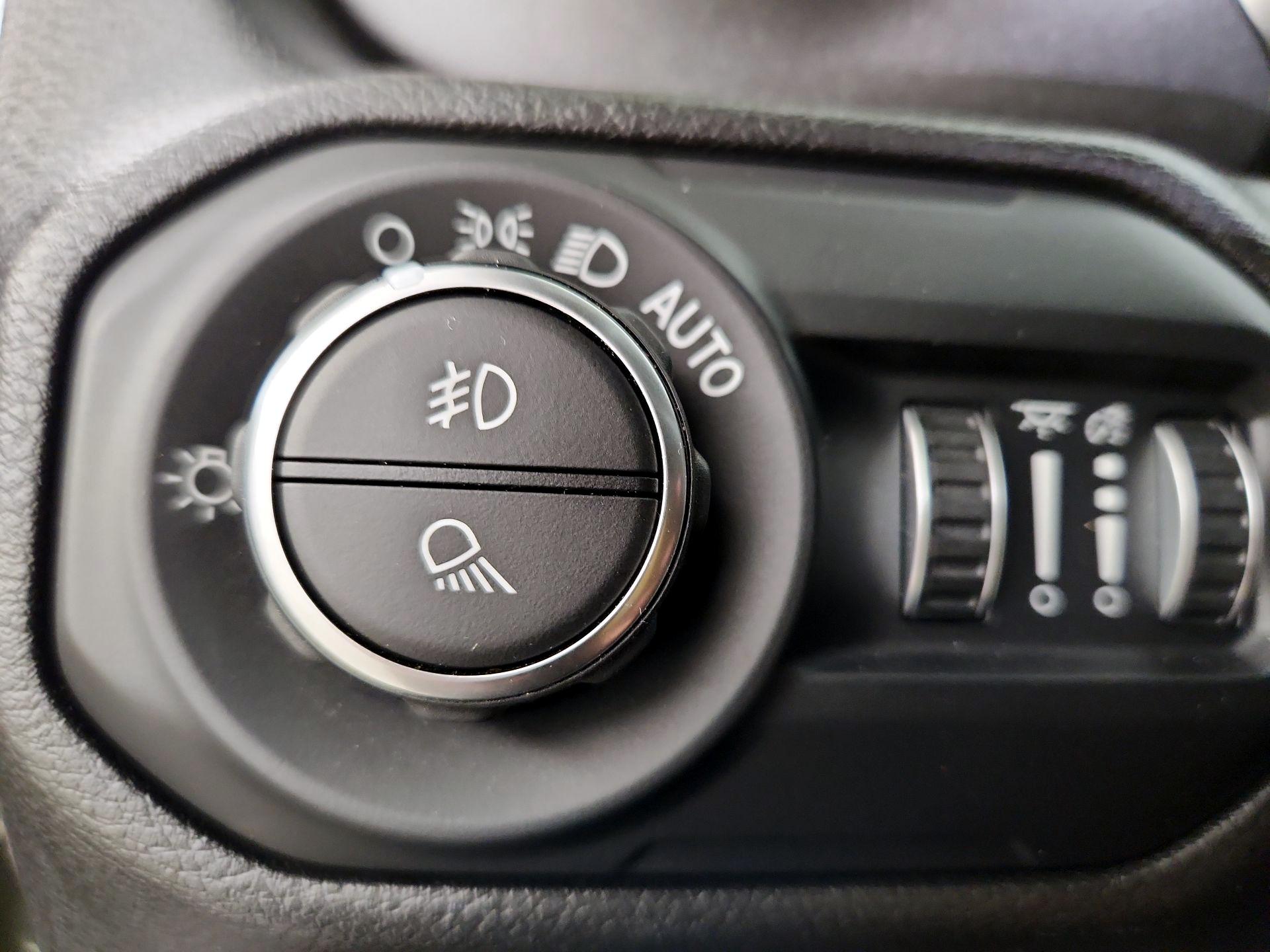 Thumbnail: 2022 Jeep Gladiator - 13