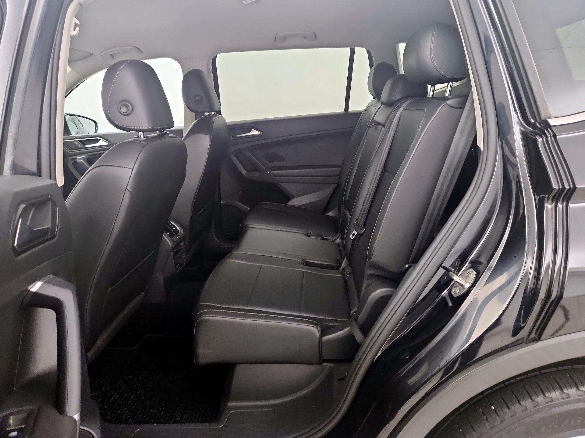 Thumbnail: 2018 Volkswagen Tiguan - 19