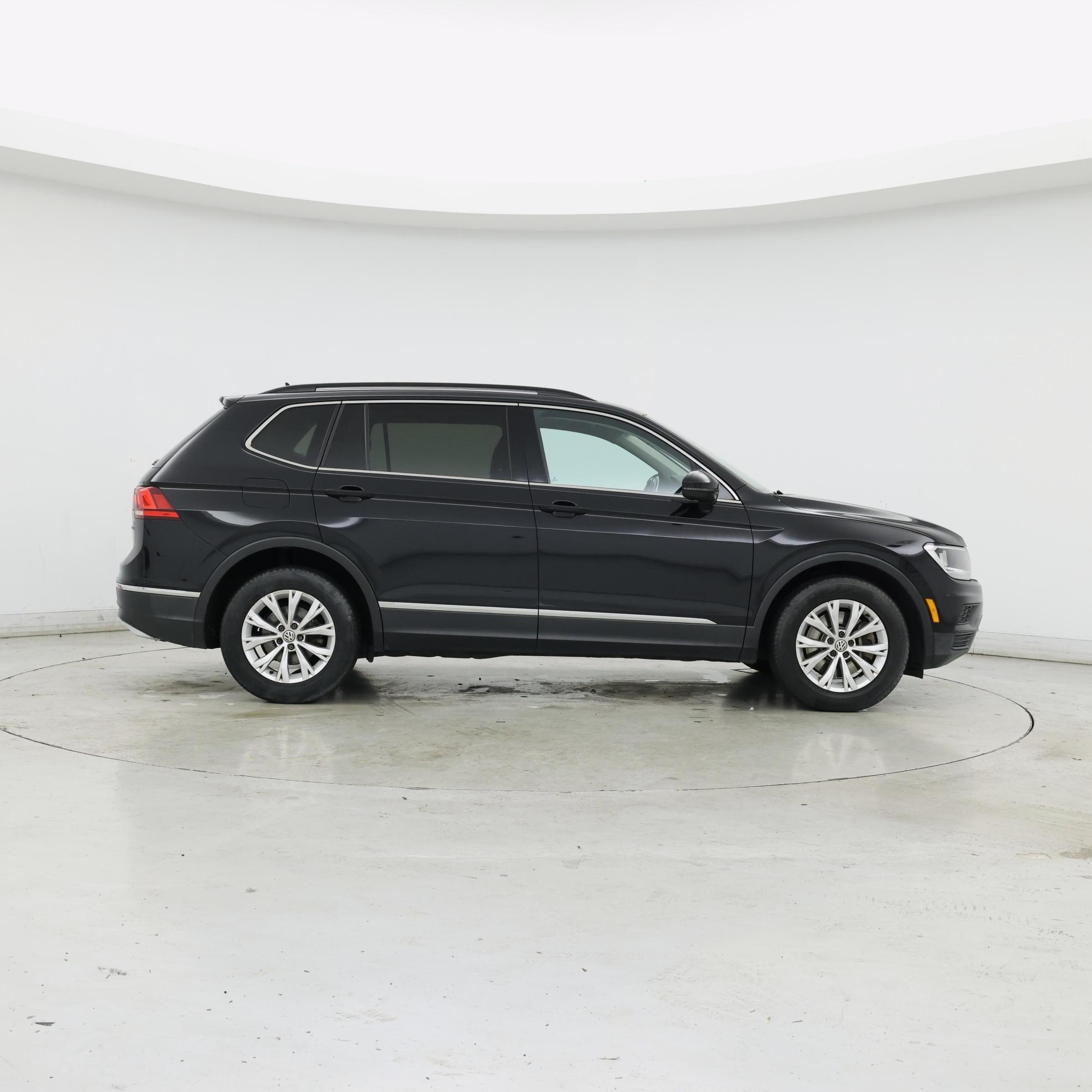 Thumbnail: 2018 Volkswagen Tiguan - 7