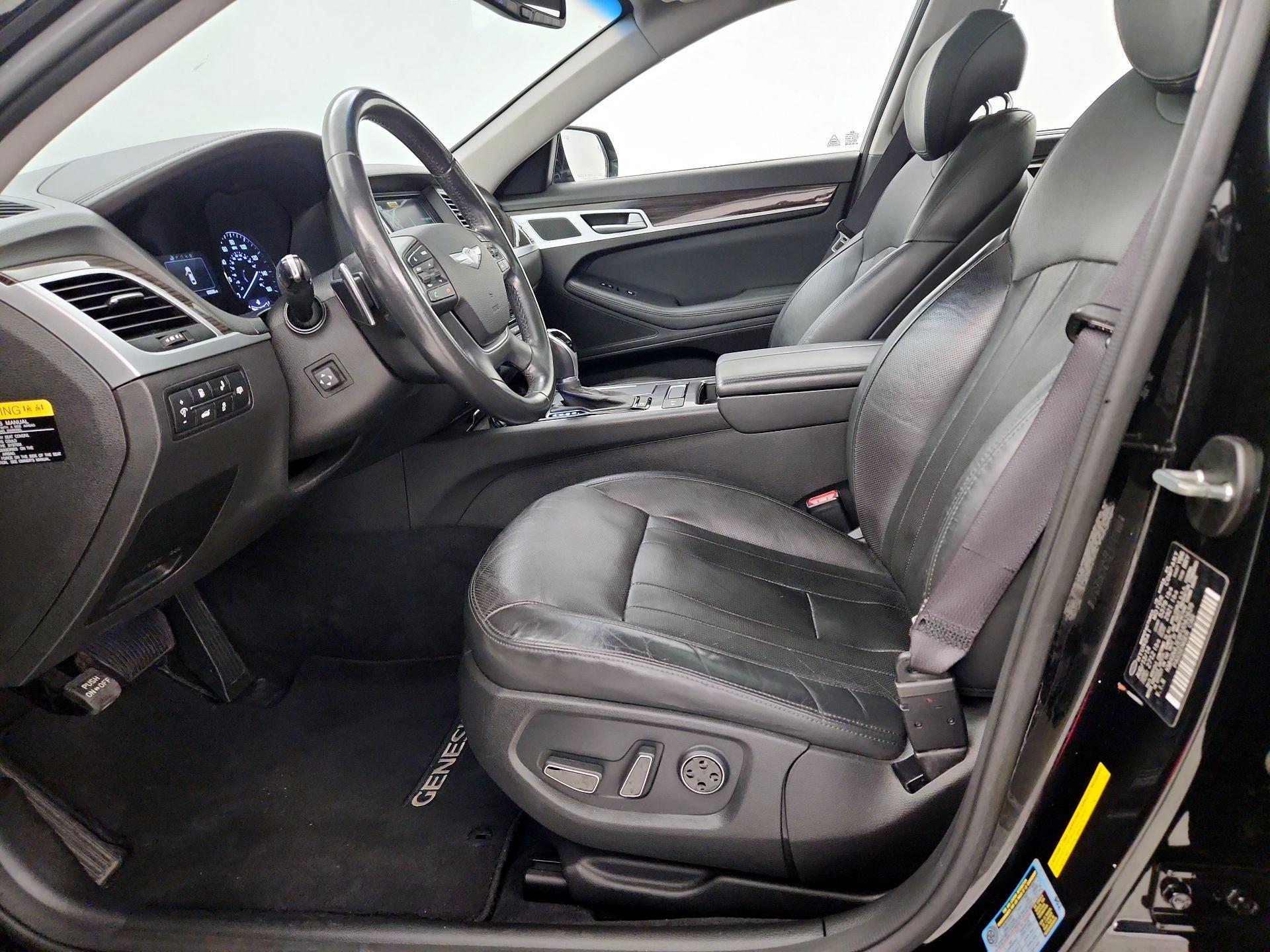 Thumbnail: 2015 Hyundai Genesis - 11