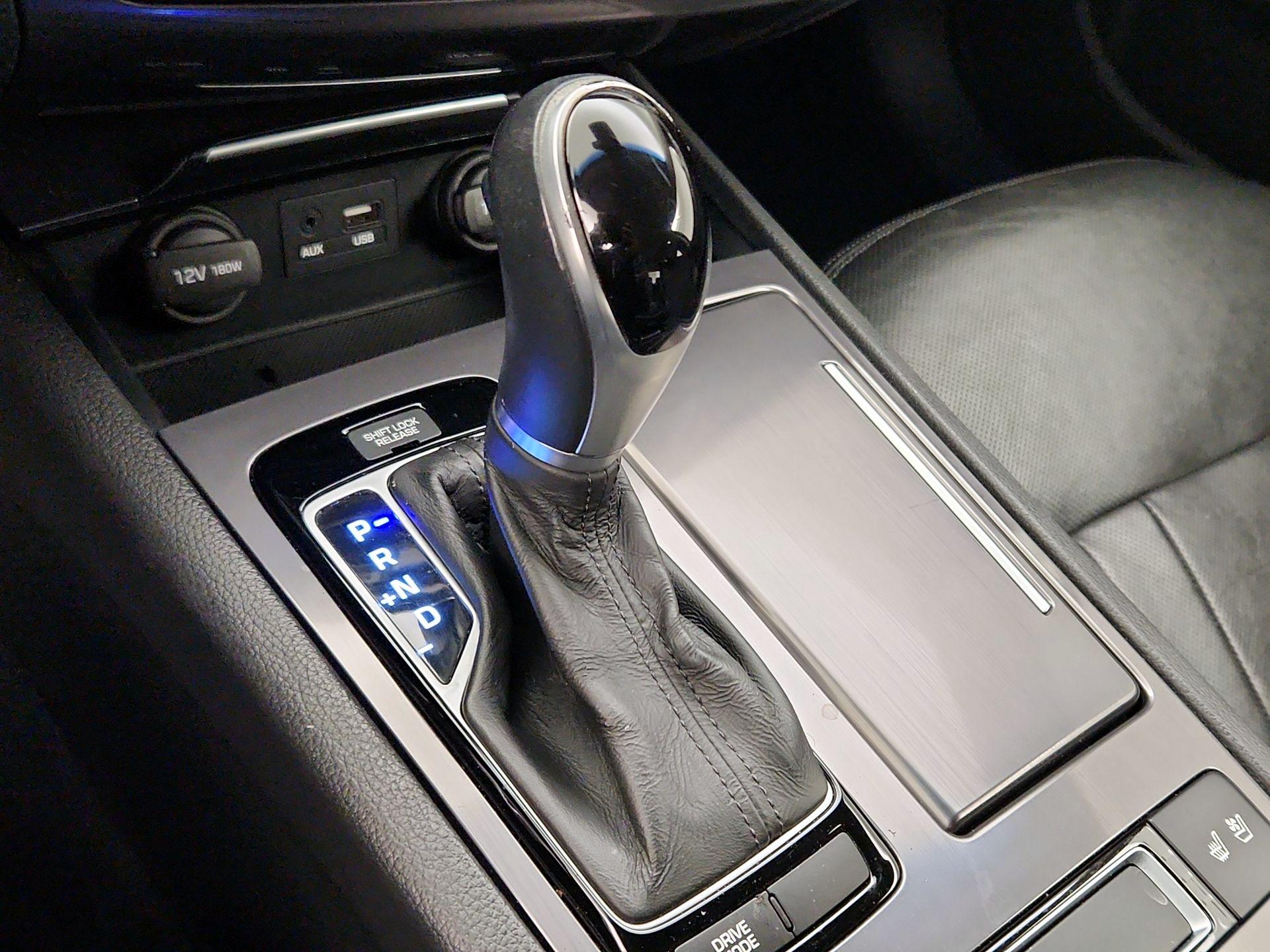 Thumbnail: 2015 Hyundai Genesis - 18