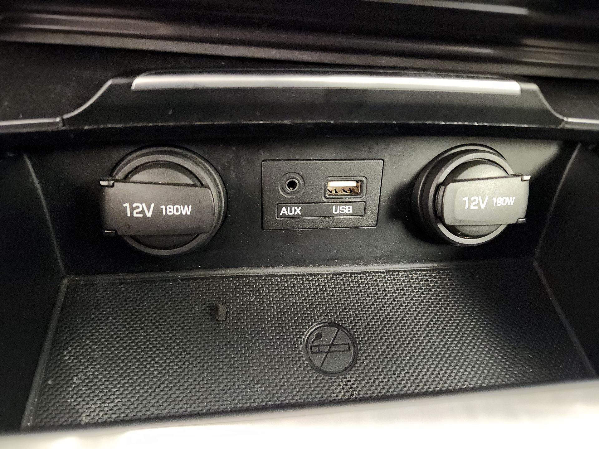 Thumbnail: 2015 Hyundai Genesis - 19