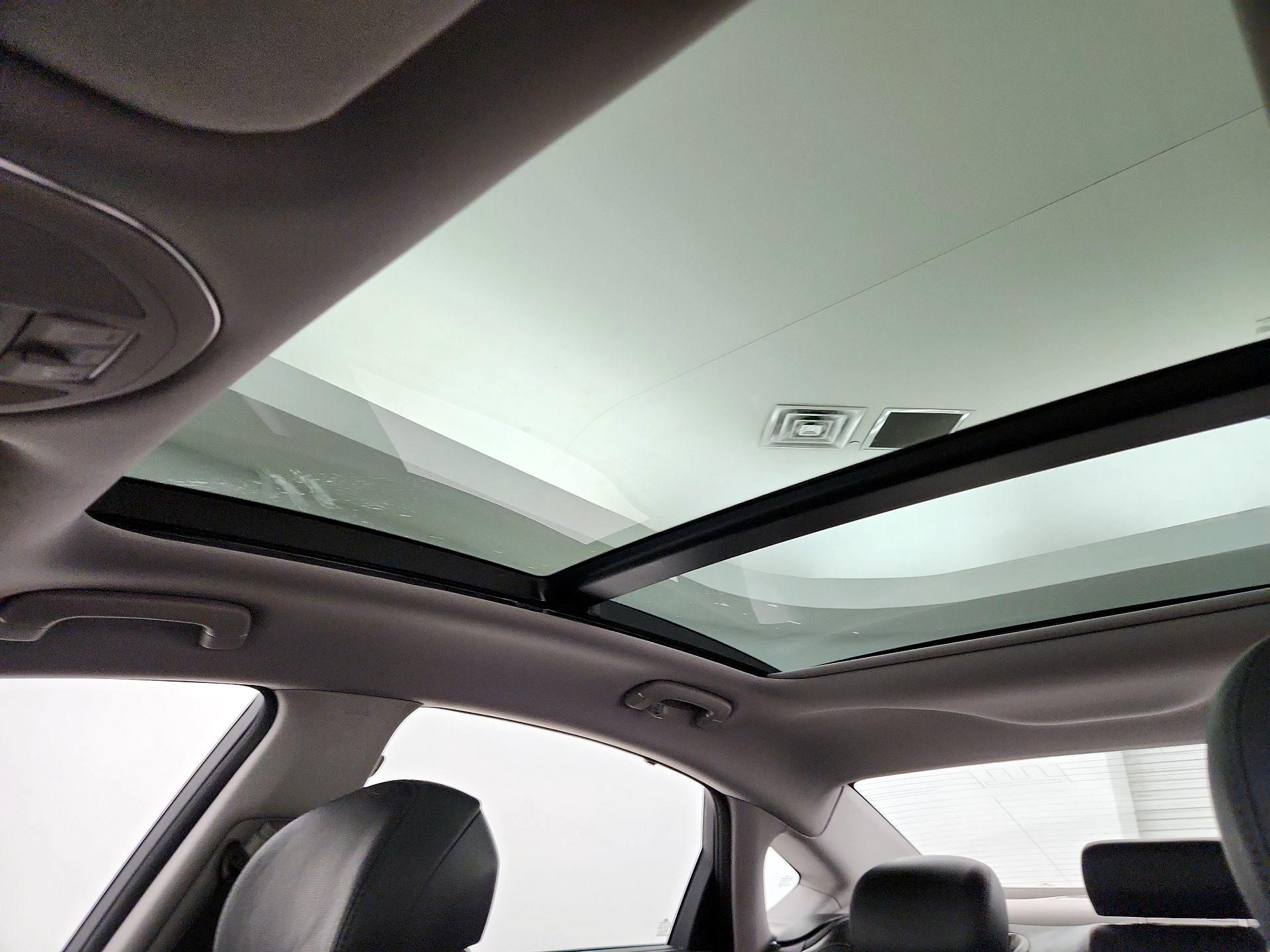 Thumbnail: 2015 Hyundai Genesis - 20