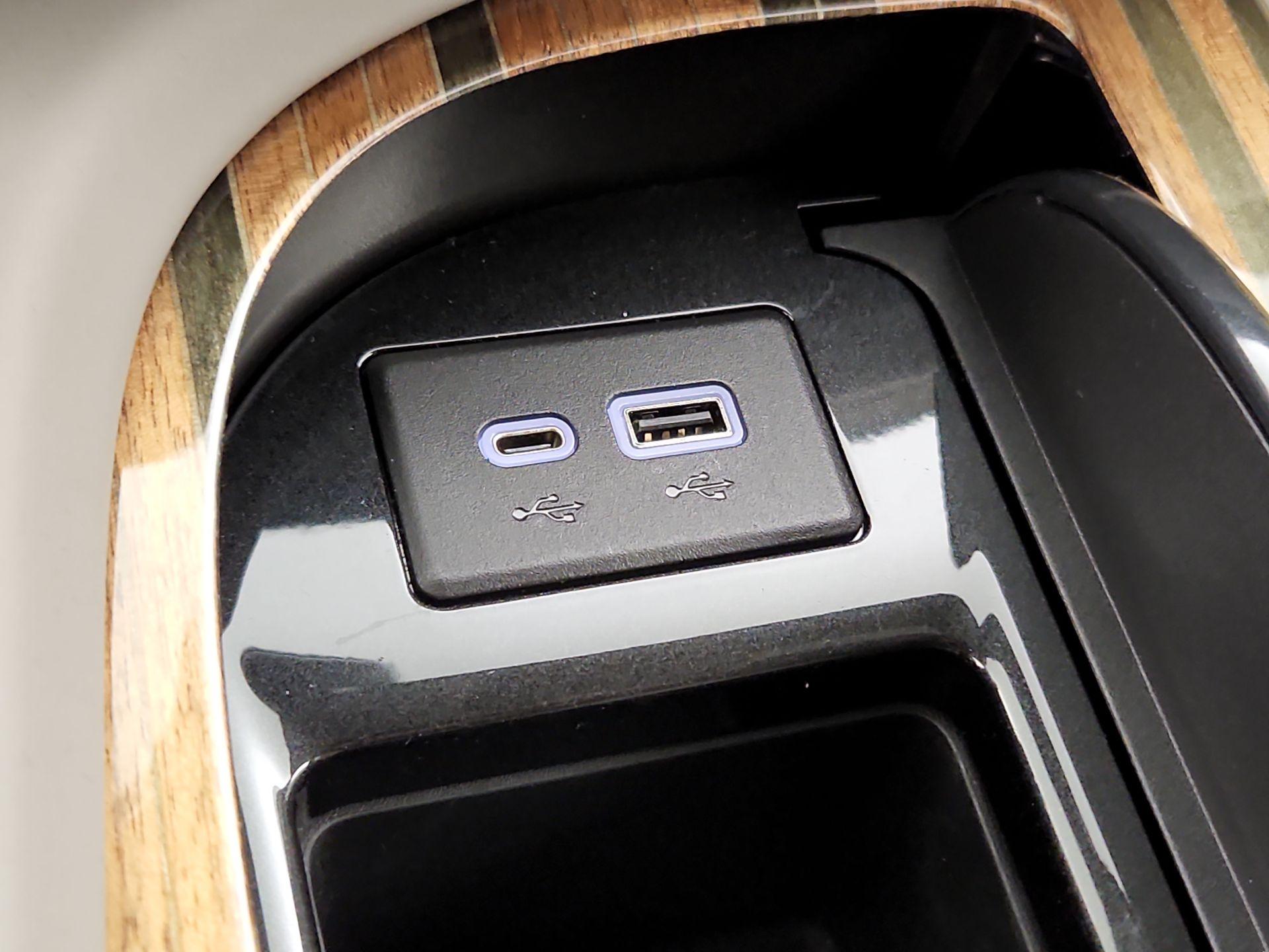 Thumbnail: 2021 Cadillac Escalade - 19