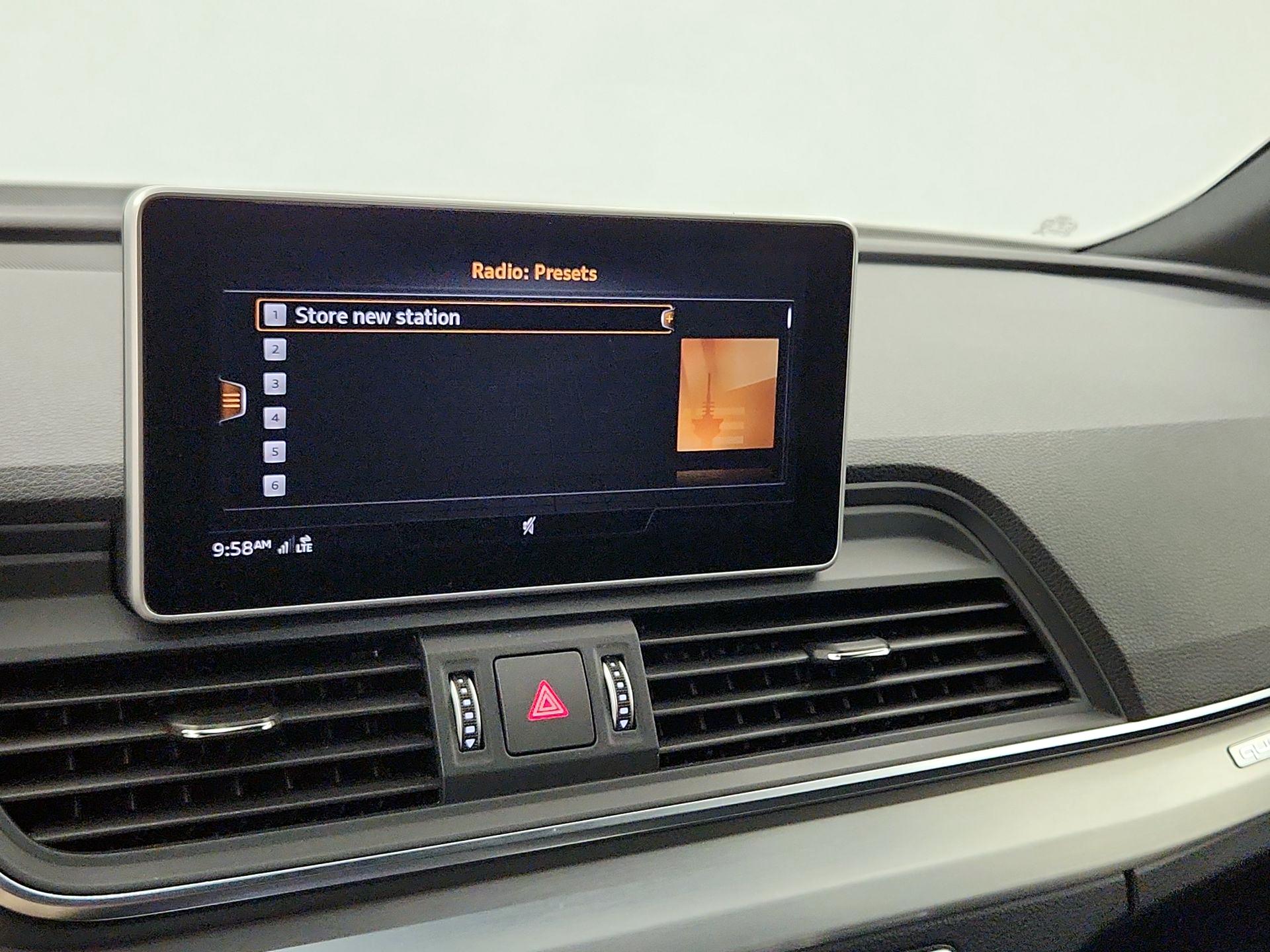 Thumbnail: 2018 Audi SQ5 - 16