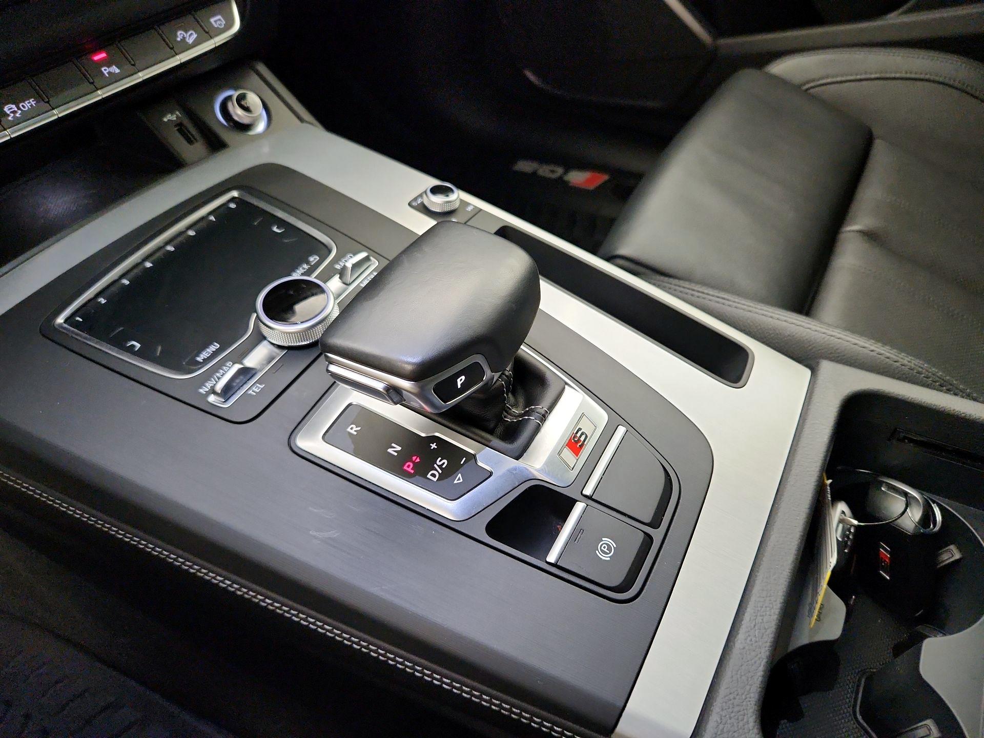 Thumbnail: 2018 Audi SQ5 - 18