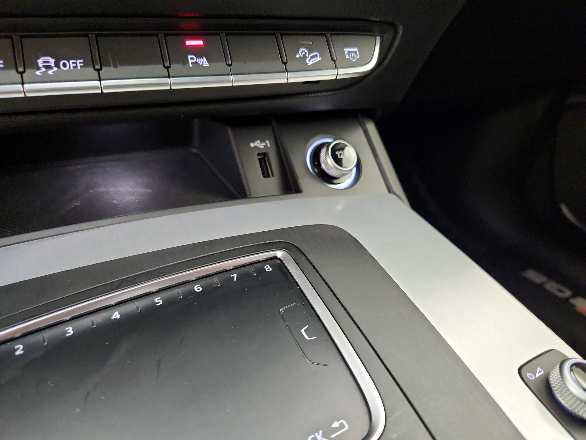 Thumbnail: 2018 Audi SQ5 - 19