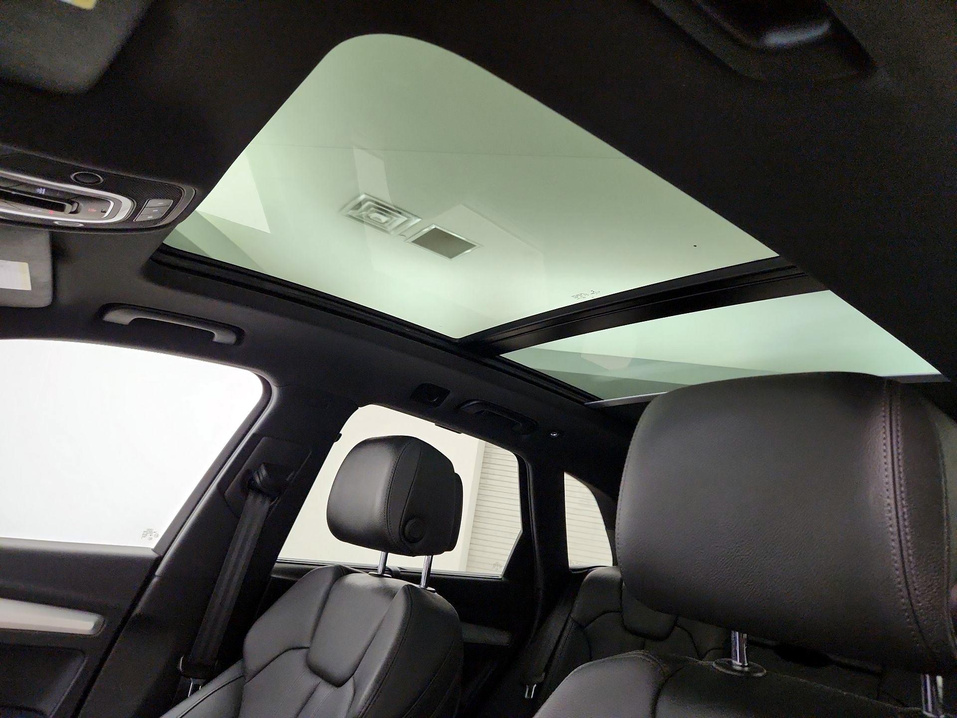 Thumbnail: 2018 Audi SQ5 - 20