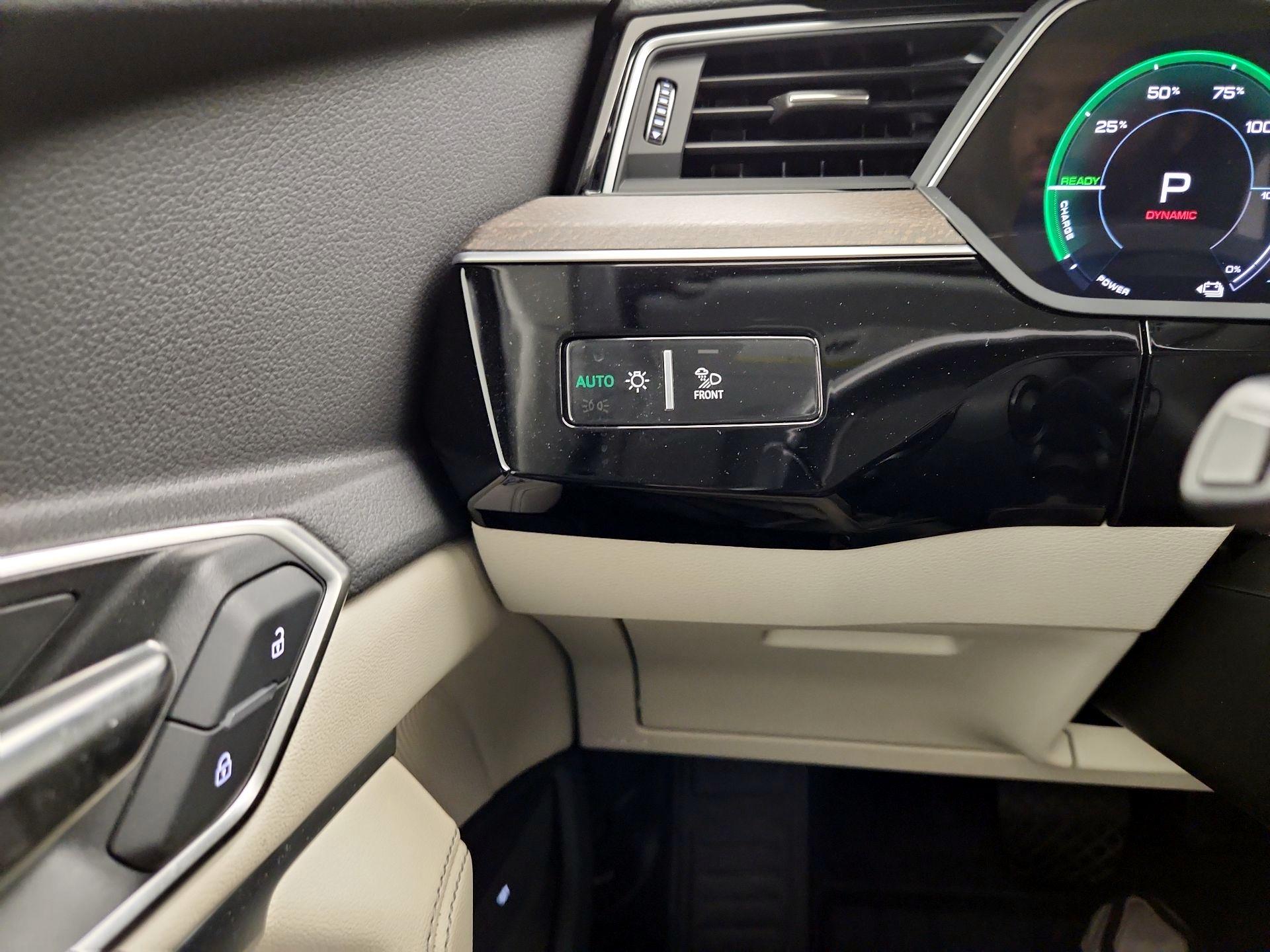 Thumbnail: 2024 Audi Q8 e-tron - 13