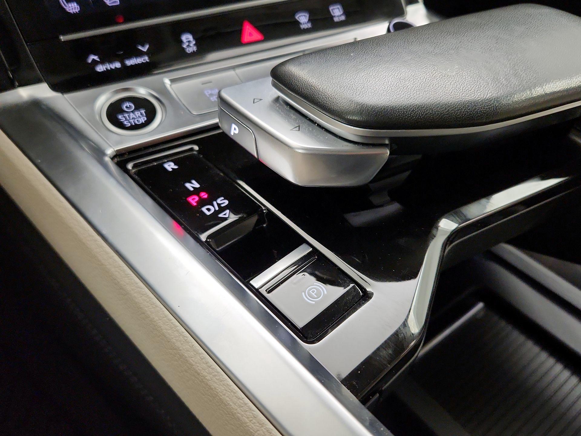 Thumbnail: 2024 Audi Q8 e-tron - 18