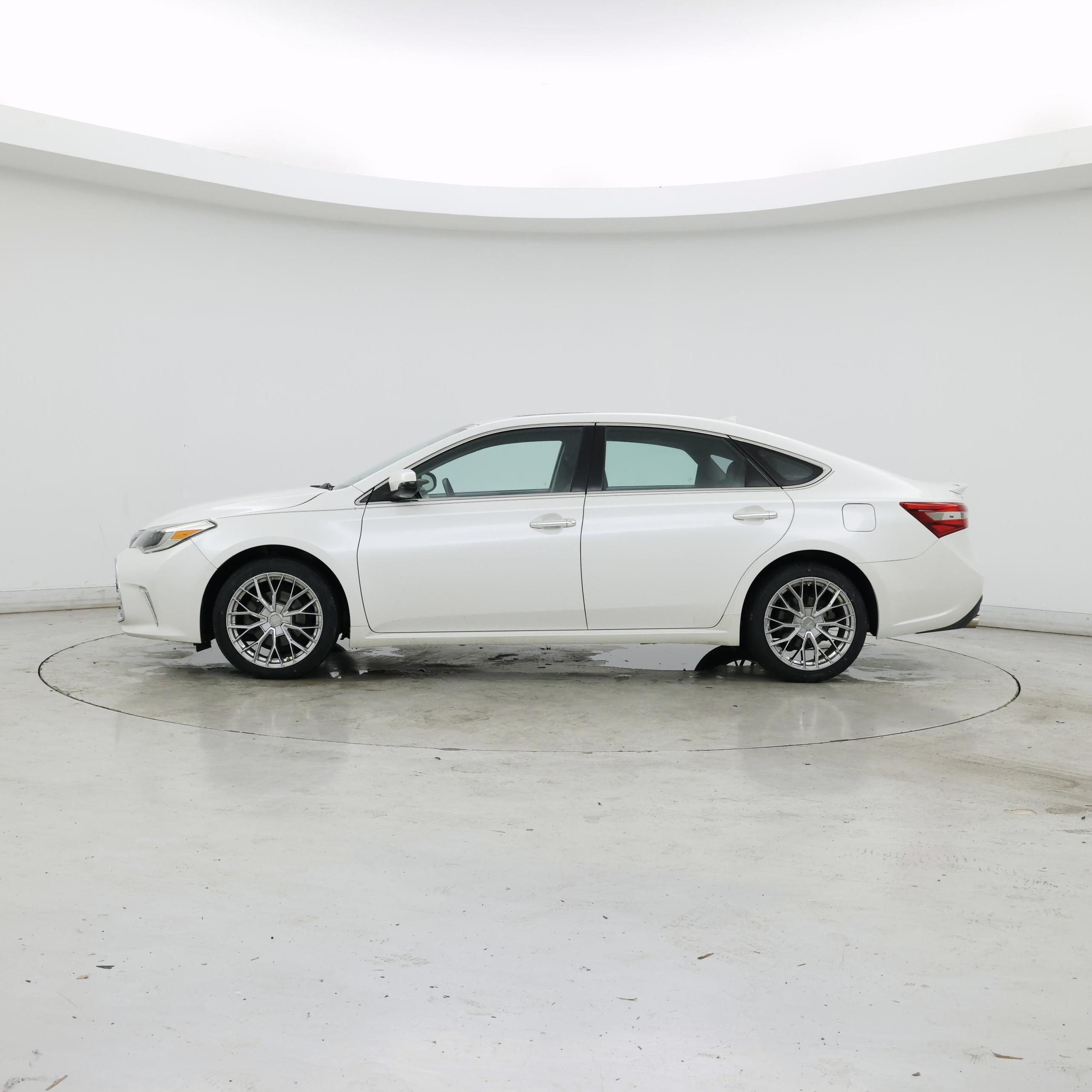 Thumbnail: 2016 Toyota Avalon - 3