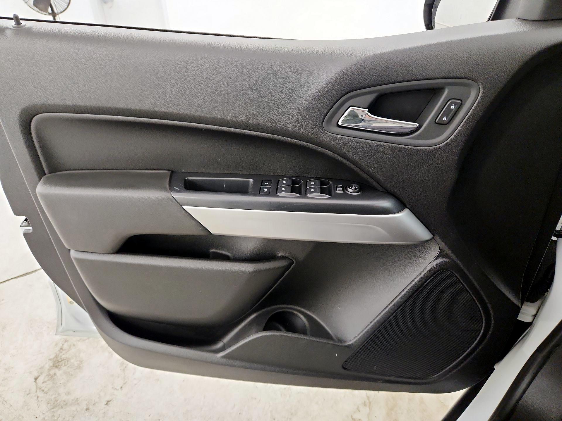 Thumbnail: 2019 Chevrolet Colorado - 12