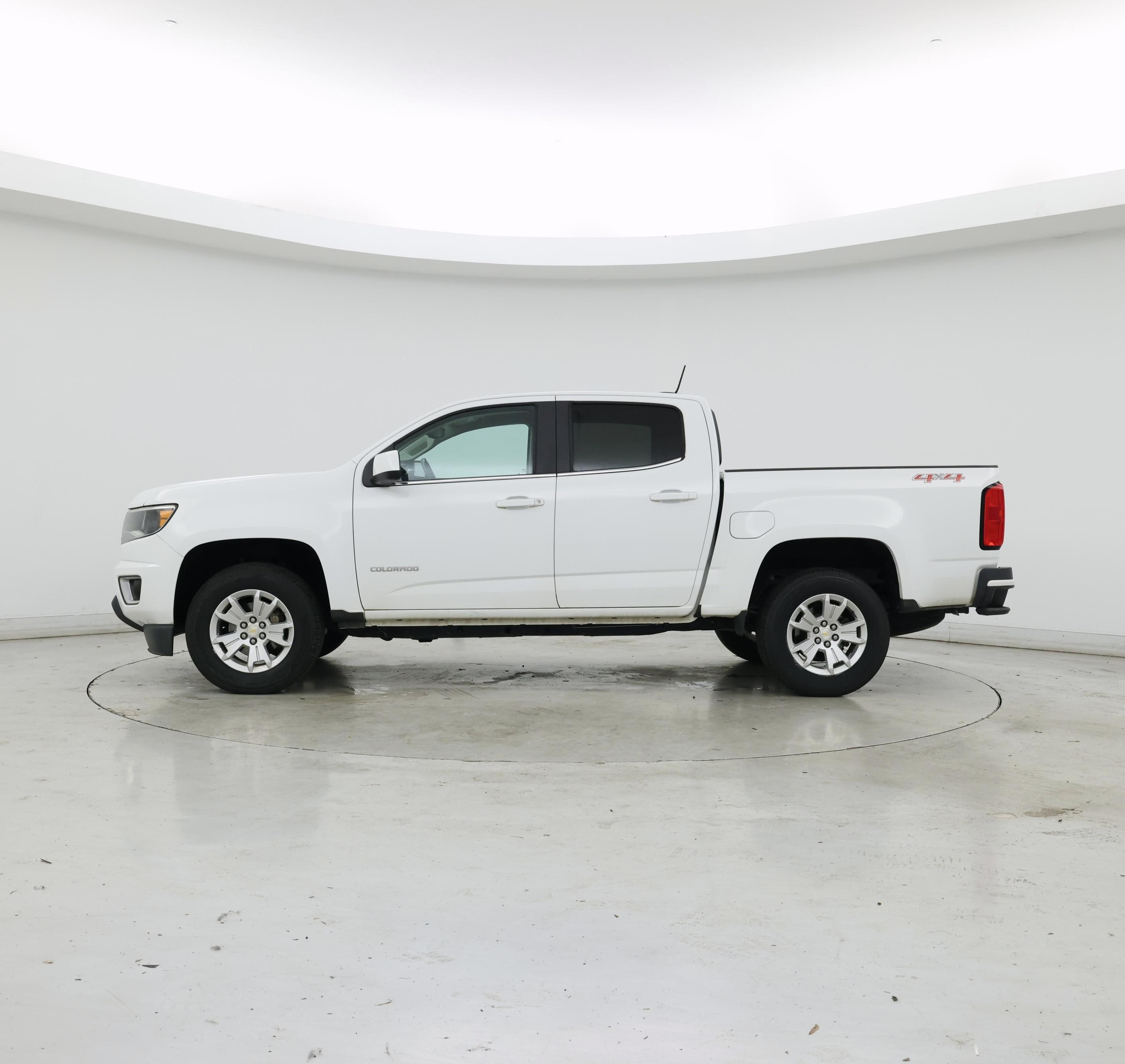 Thumbnail: 2019 Chevrolet Colorado - 3