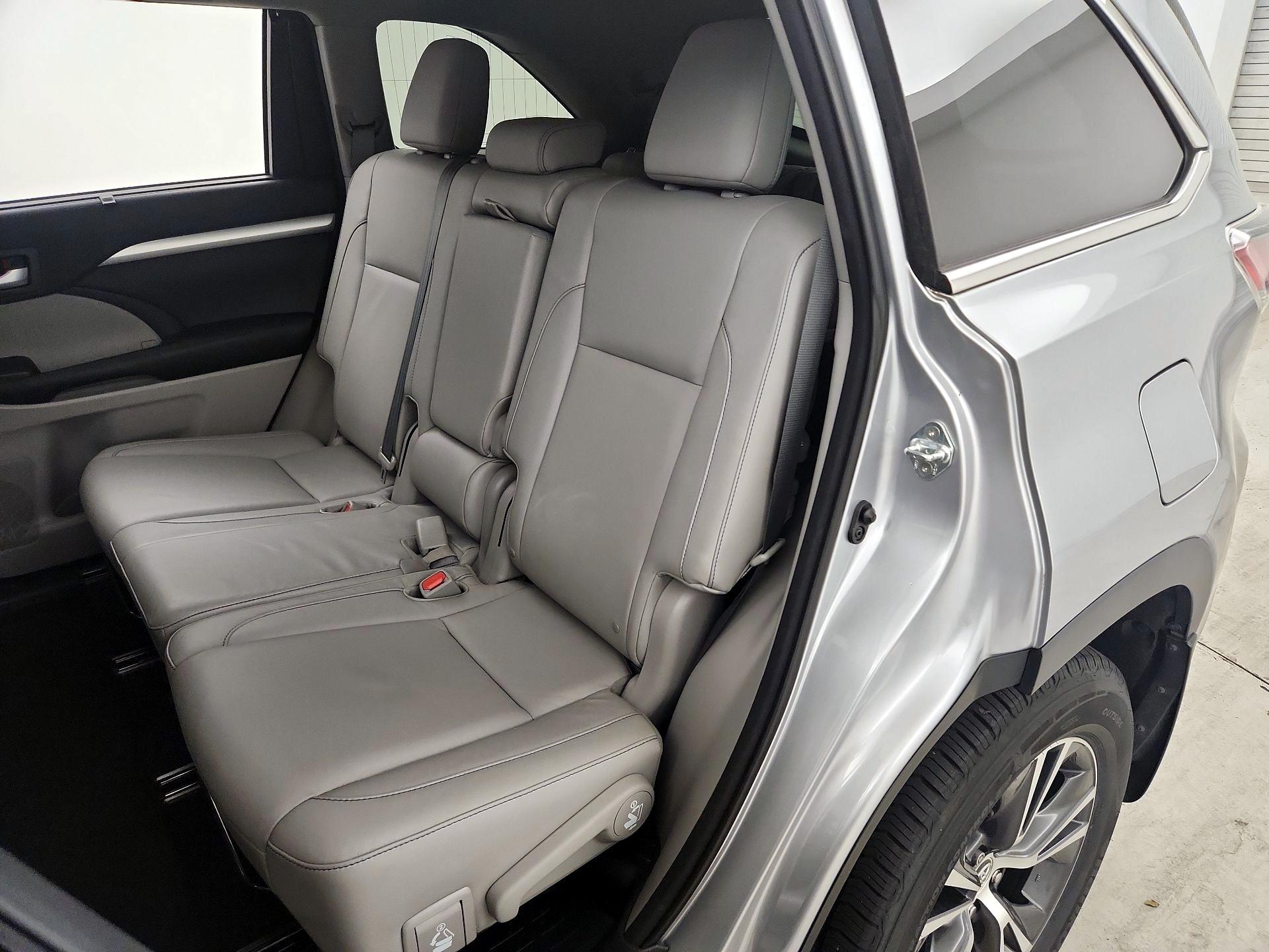 Thumbnail: 2016 Toyota Highlander - 20