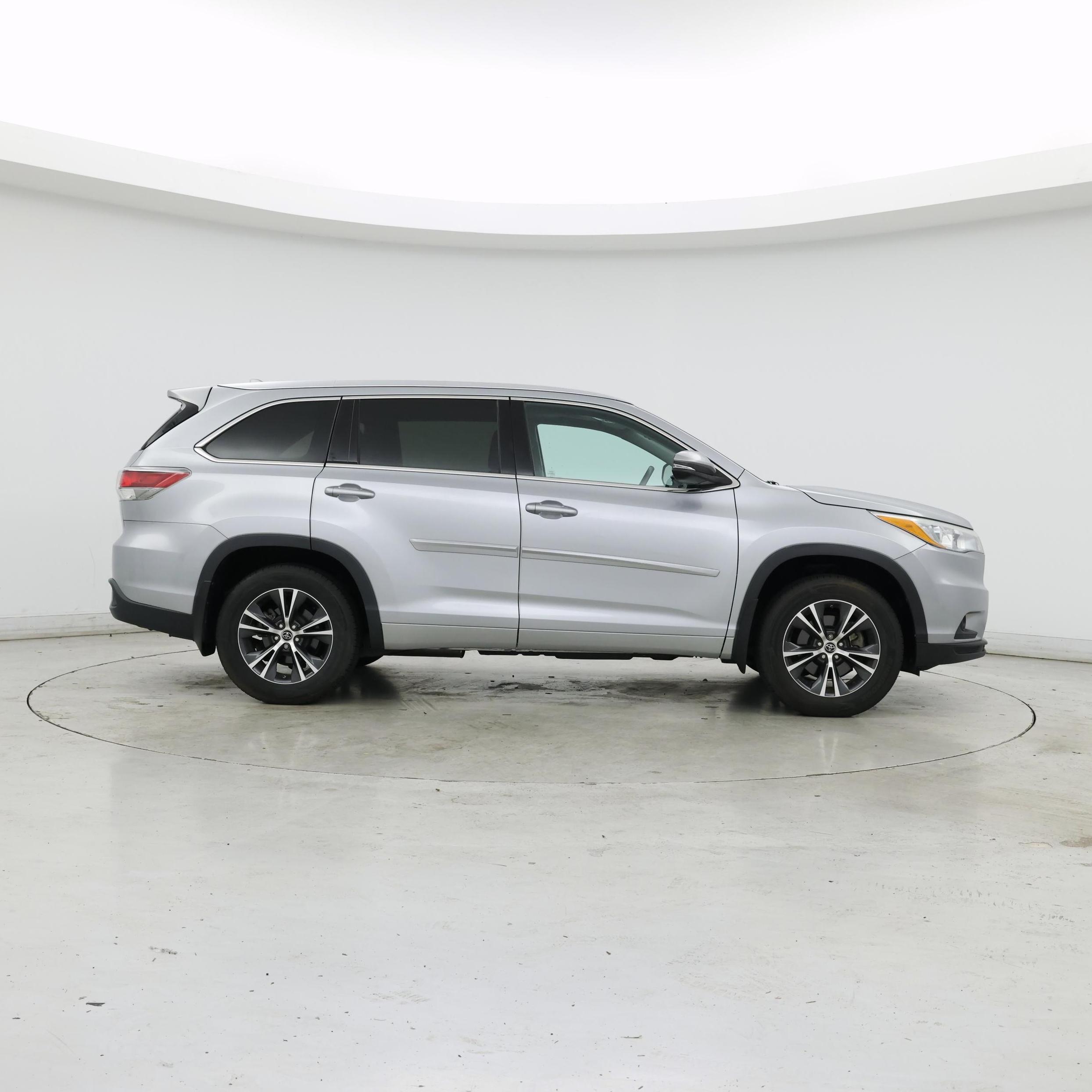Thumbnail: 2016 Toyota Highlander - 7