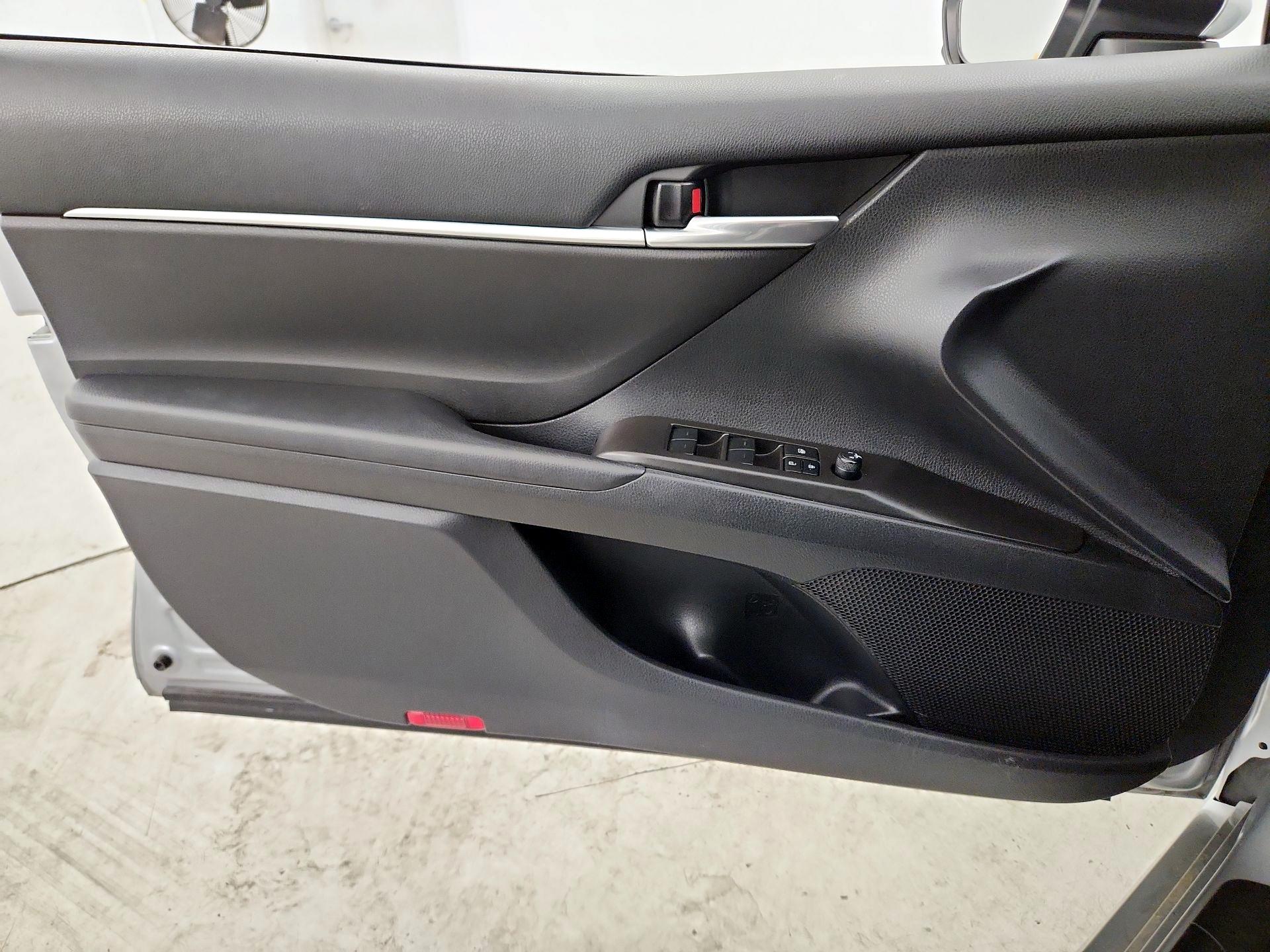 Thumbnail: 2022 Toyota Camry - 12