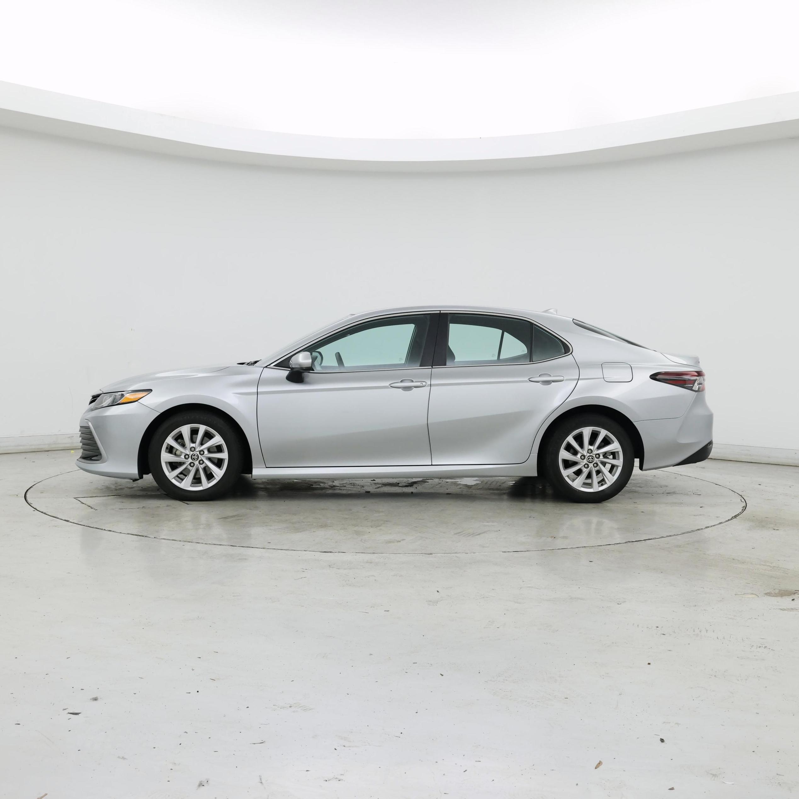 Thumbnail: 2022 Toyota Camry - 3