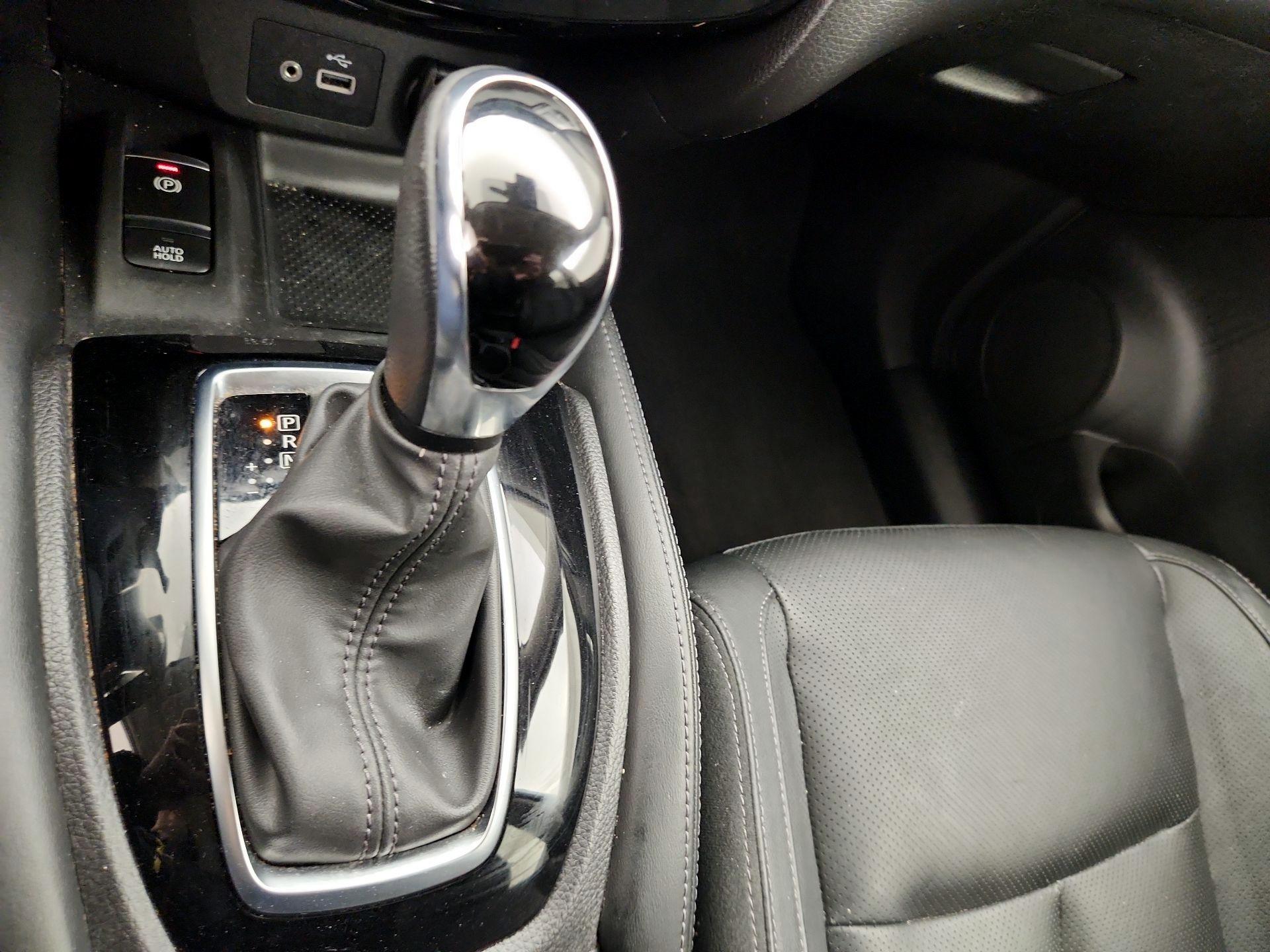 Thumbnail: 2018 Nissan Rogue - 18