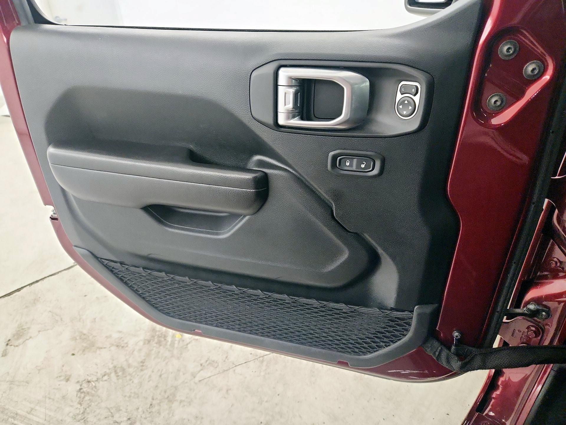 Thumbnail: 2021 Jeep Wrangler - 12