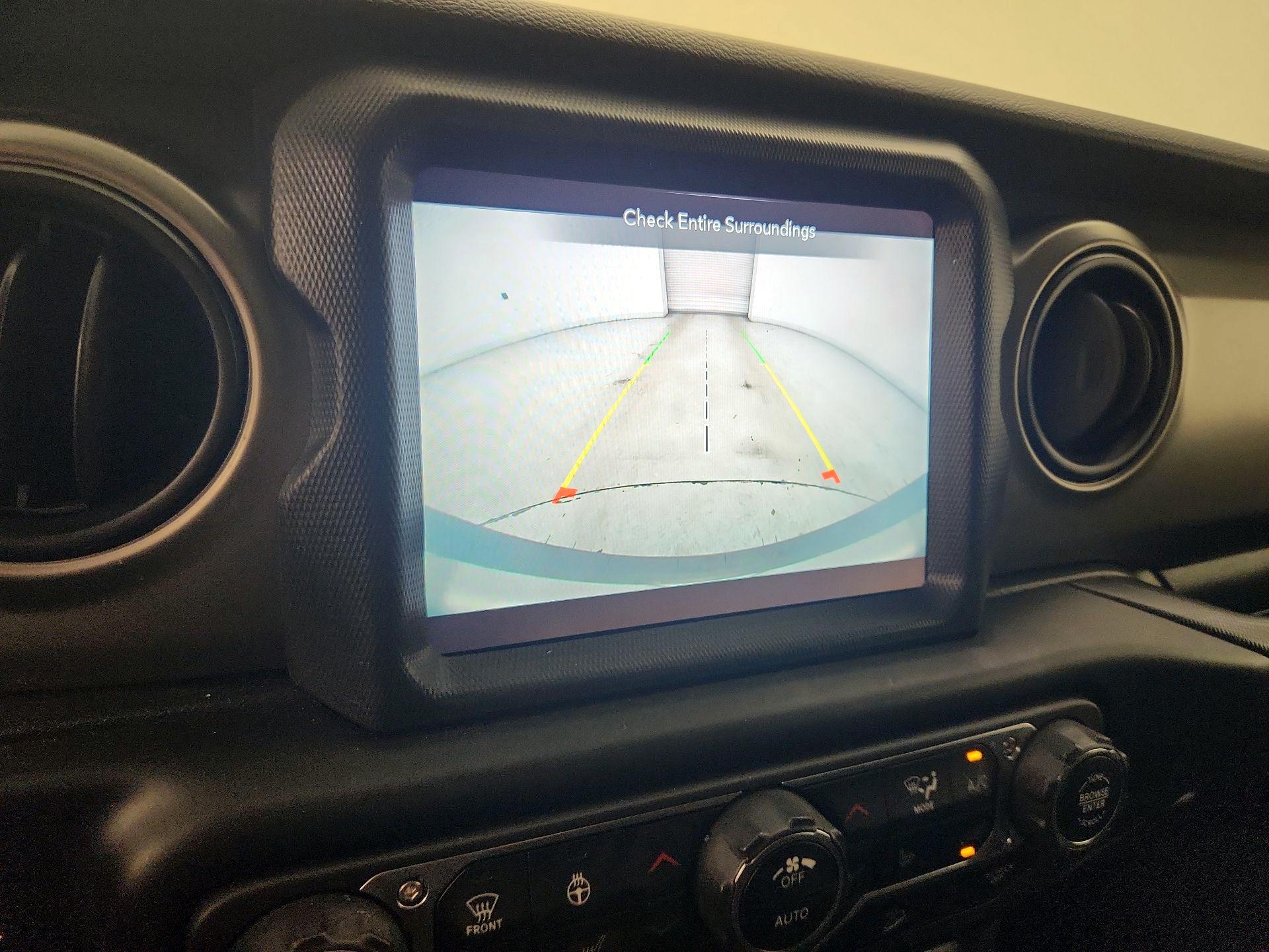 Thumbnail: 2021 Jeep Wrangler - 15