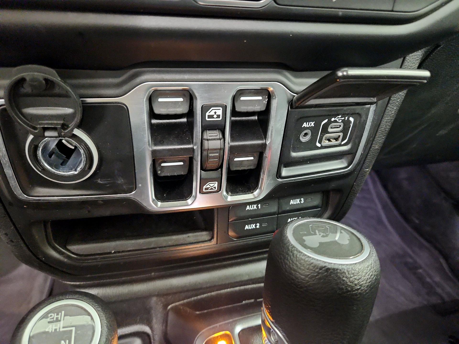 Thumbnail: 2021 Jeep Wrangler - 19