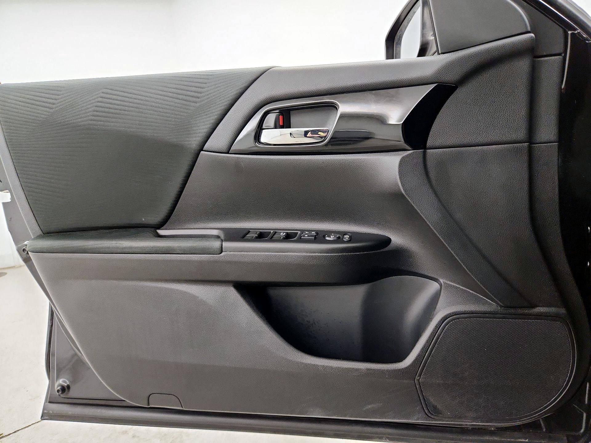 Thumbnail: 2016 Honda Accord - 12