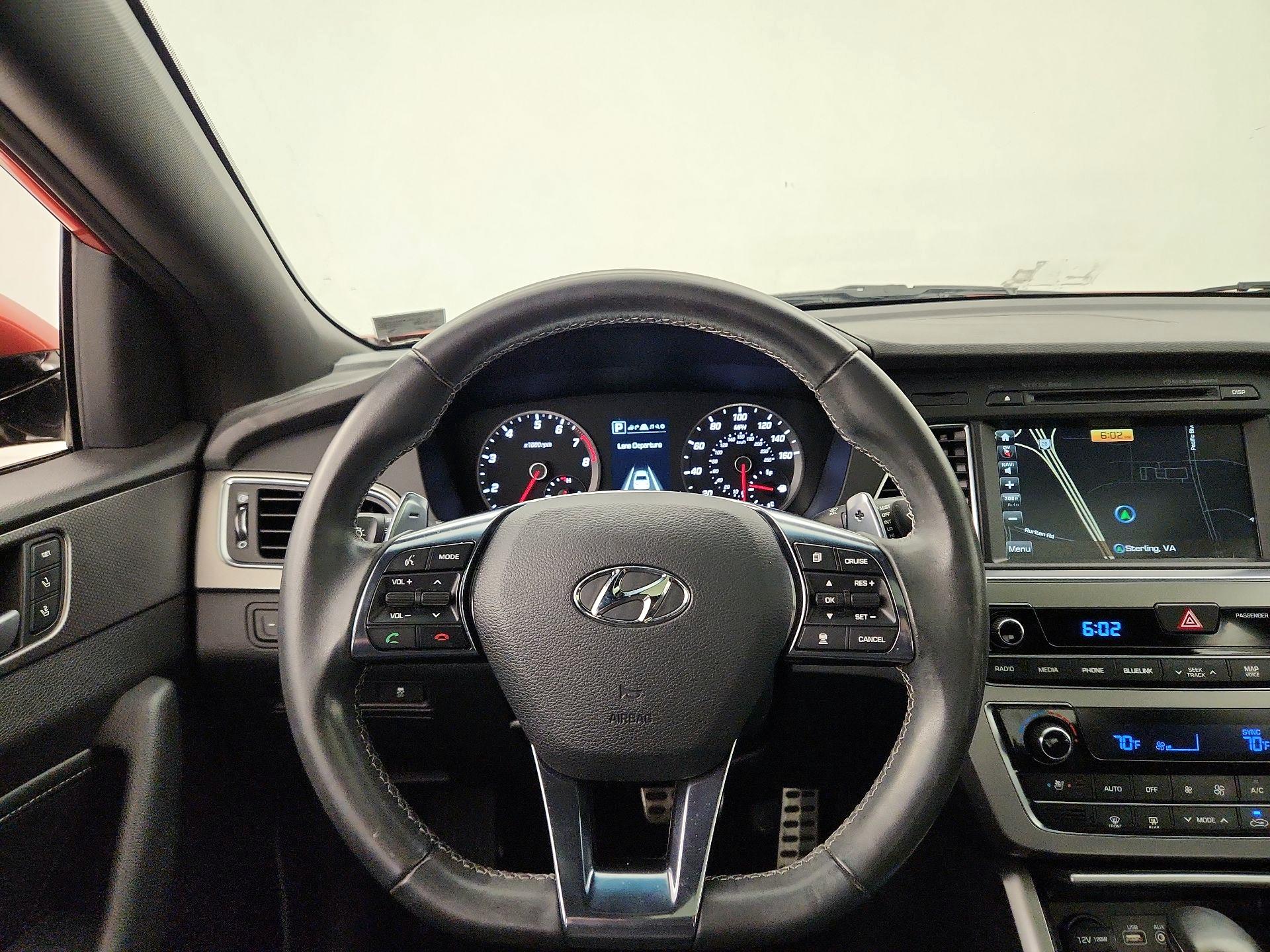 Thumbnail: 2015 Hyundai Sonata - 10