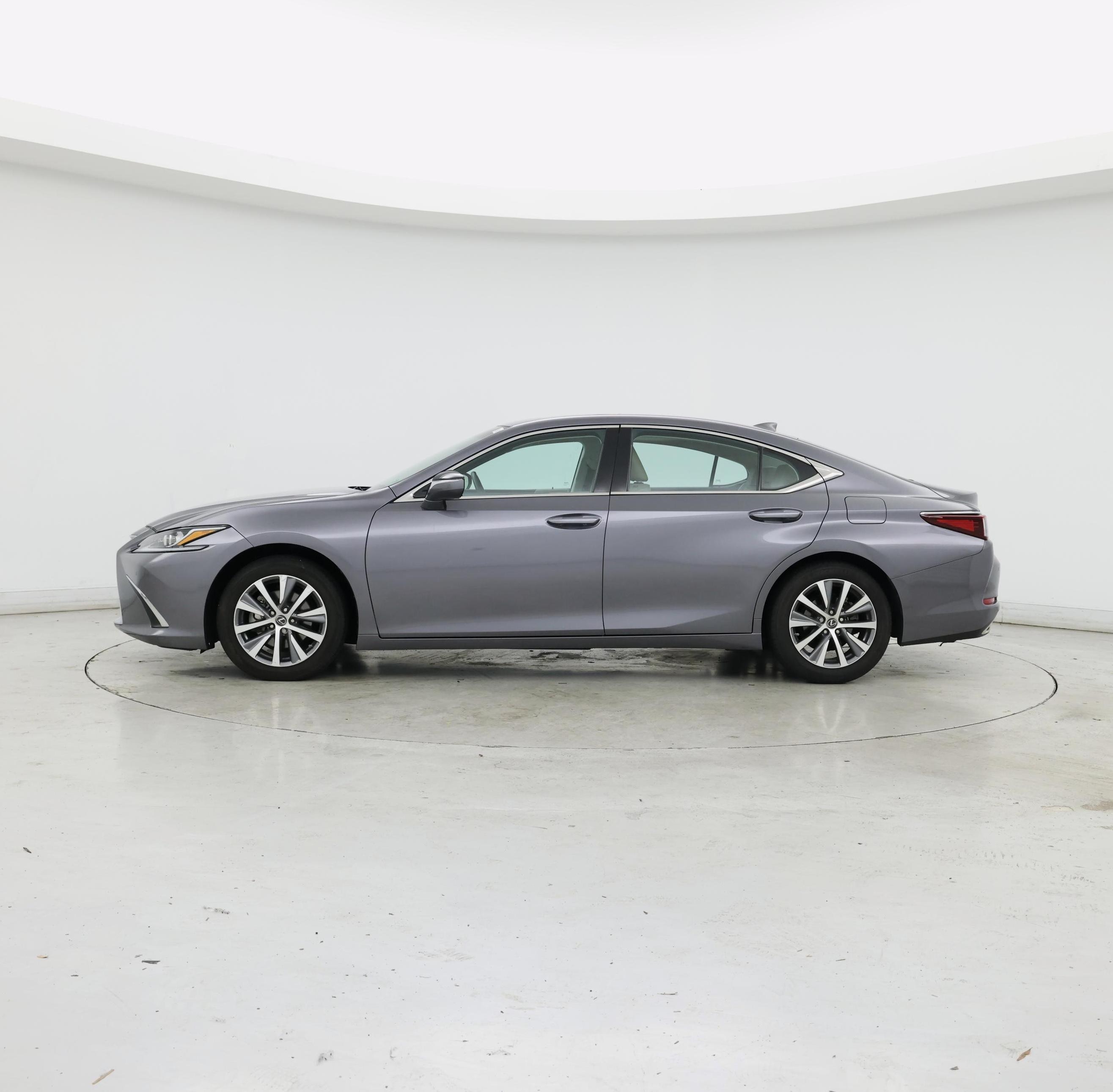 Thumbnail: 2020 Lexus ES - 3
