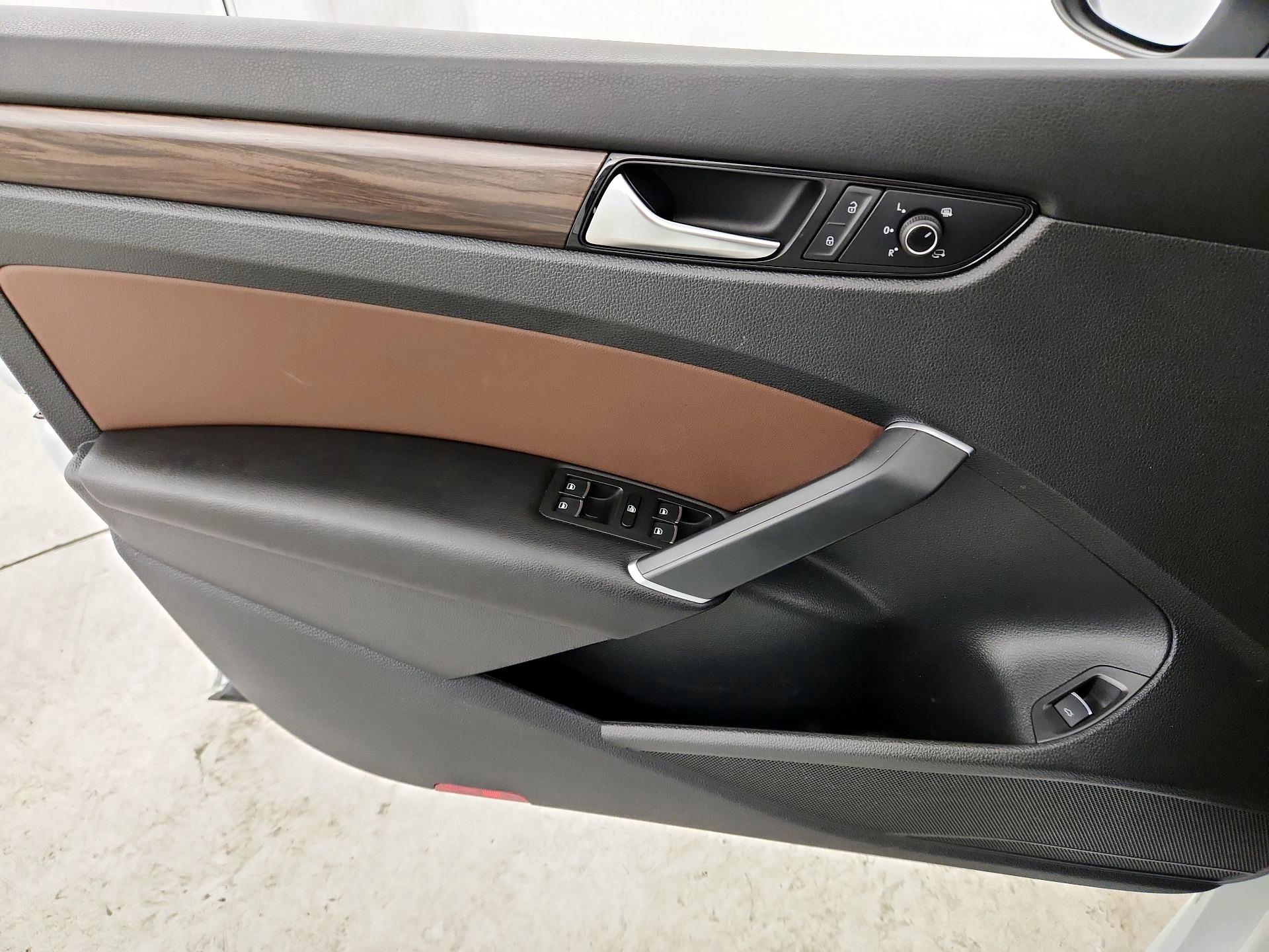 Thumbnail: 2022 Volkswagen Passat - 12