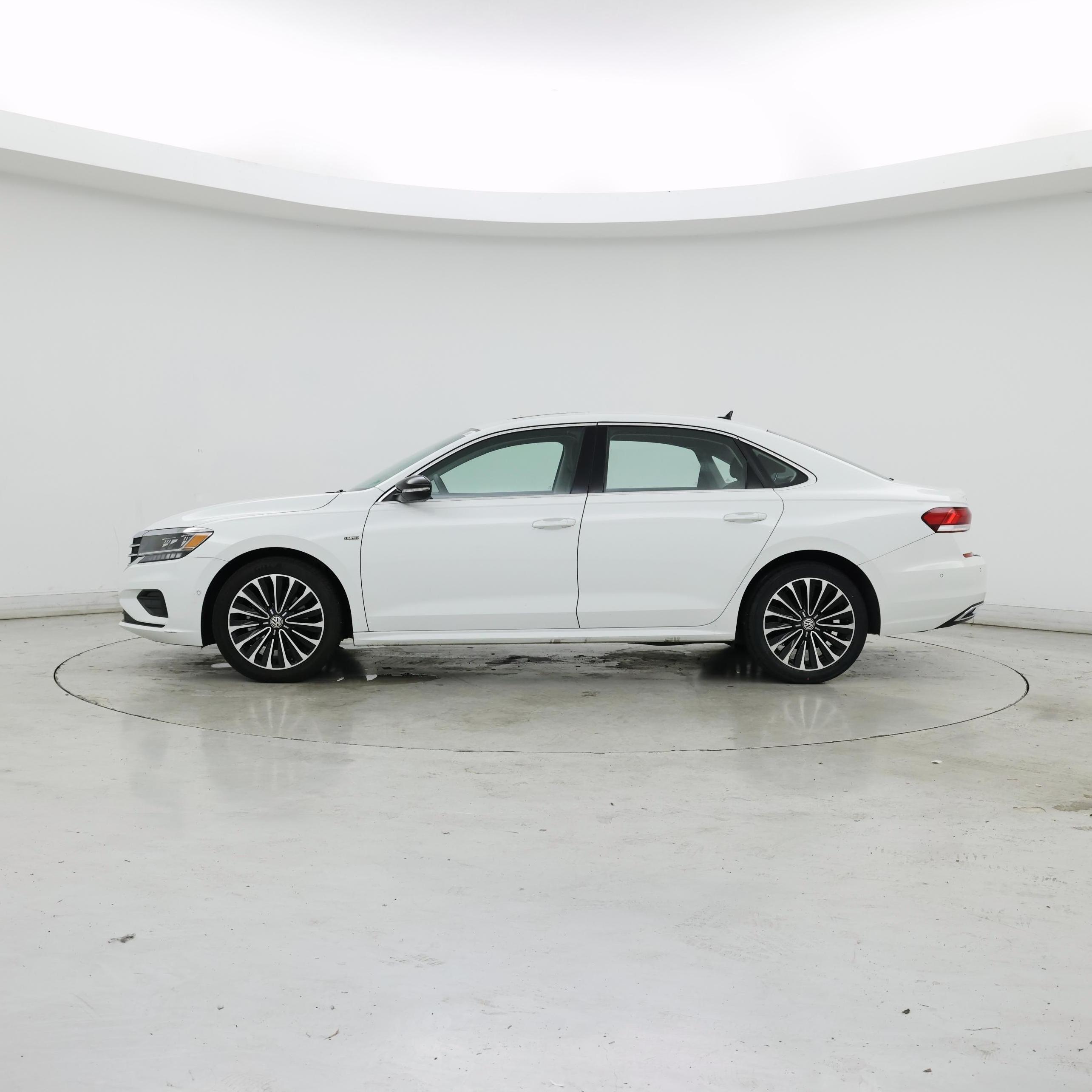 Thumbnail: 2022 Volkswagen Passat - 3