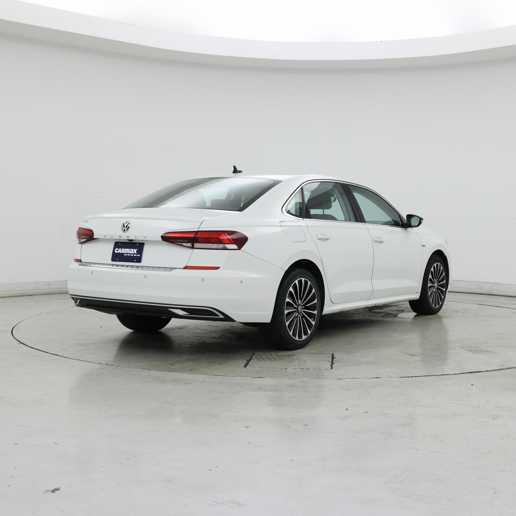 Thumbnail: 2022 Volkswagen Passat - 8