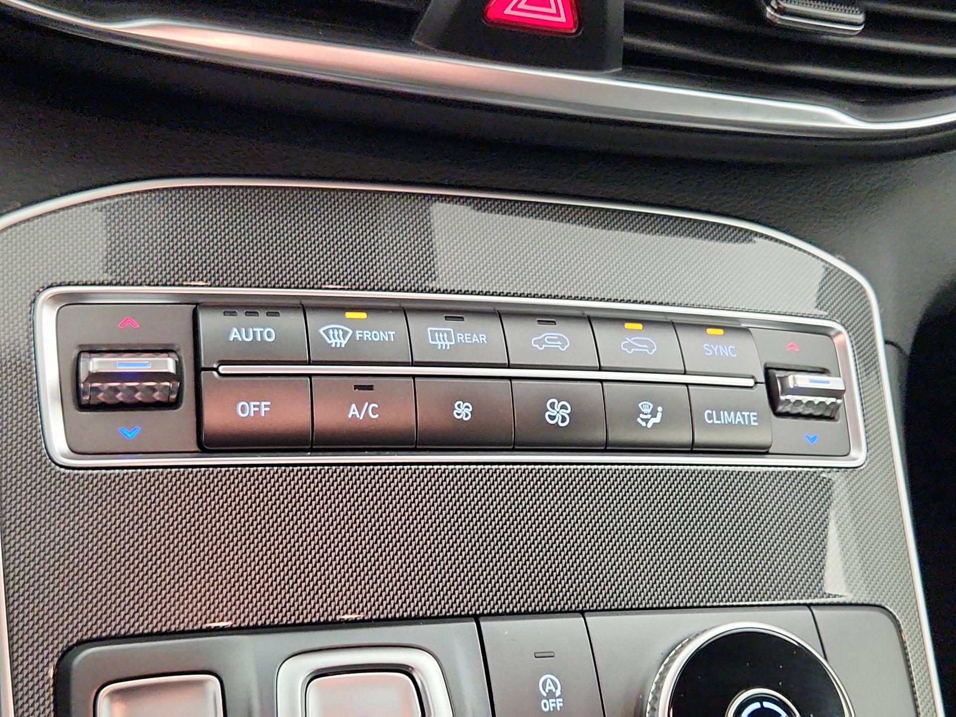 Thumbnail: 2022 Hyundai Santa Fe - 16